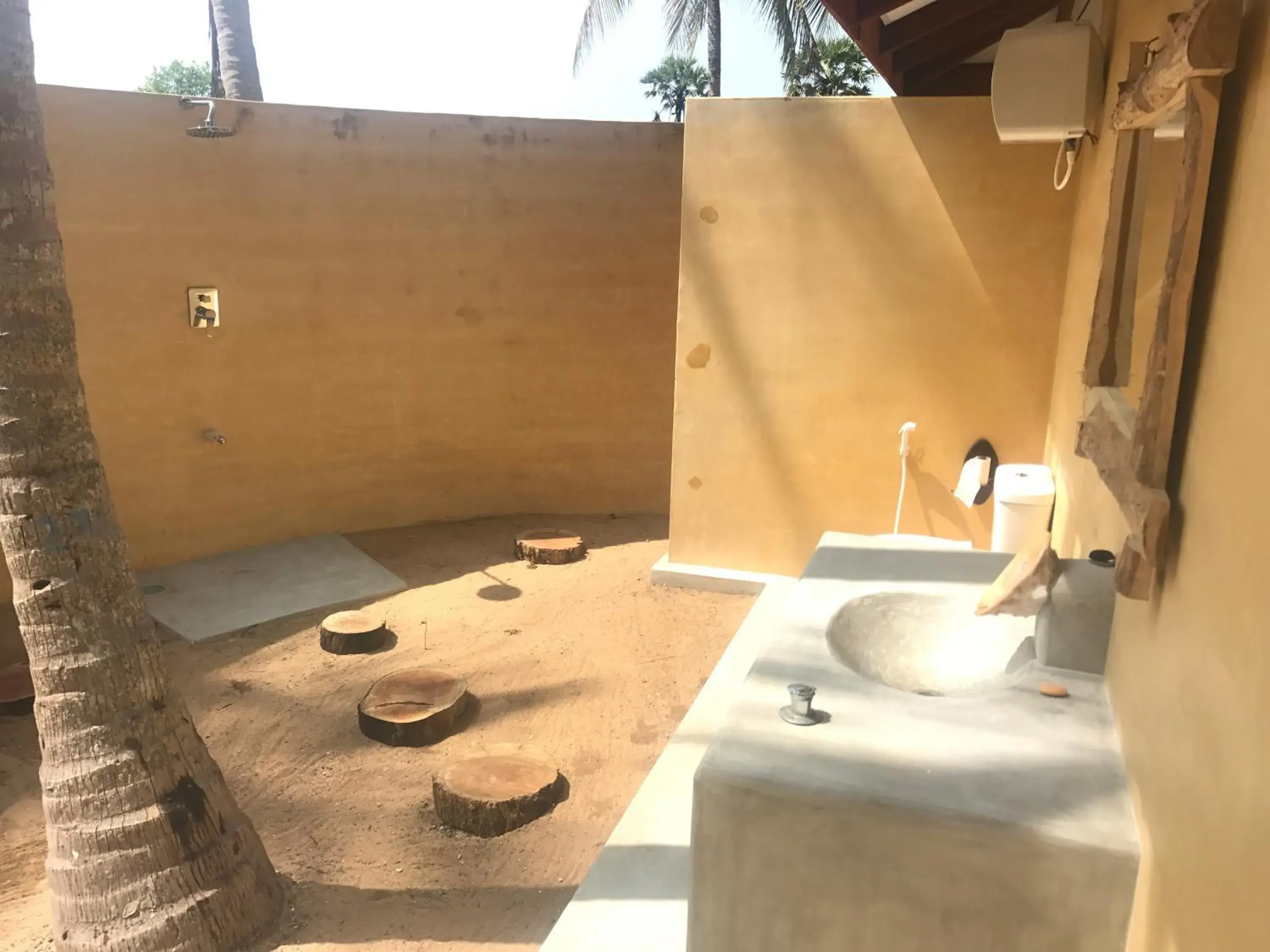 4-Bed Male Dormitory Room in Kitelantis Hotel and Resort 4-Bed Male Dormitory Room in Kitelantis Hotel and Resort