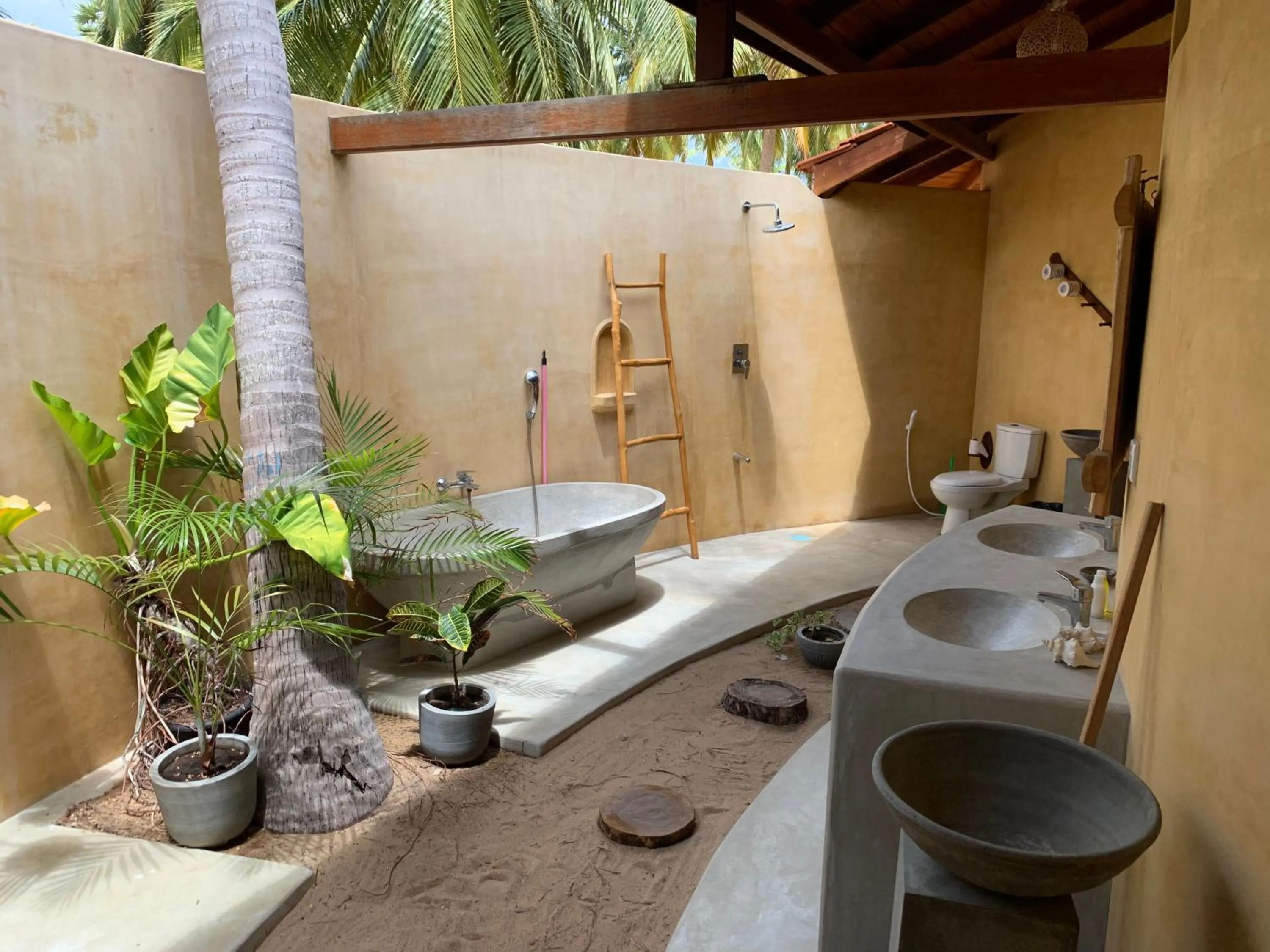 Shower in Kitelantis Hotel and Resort