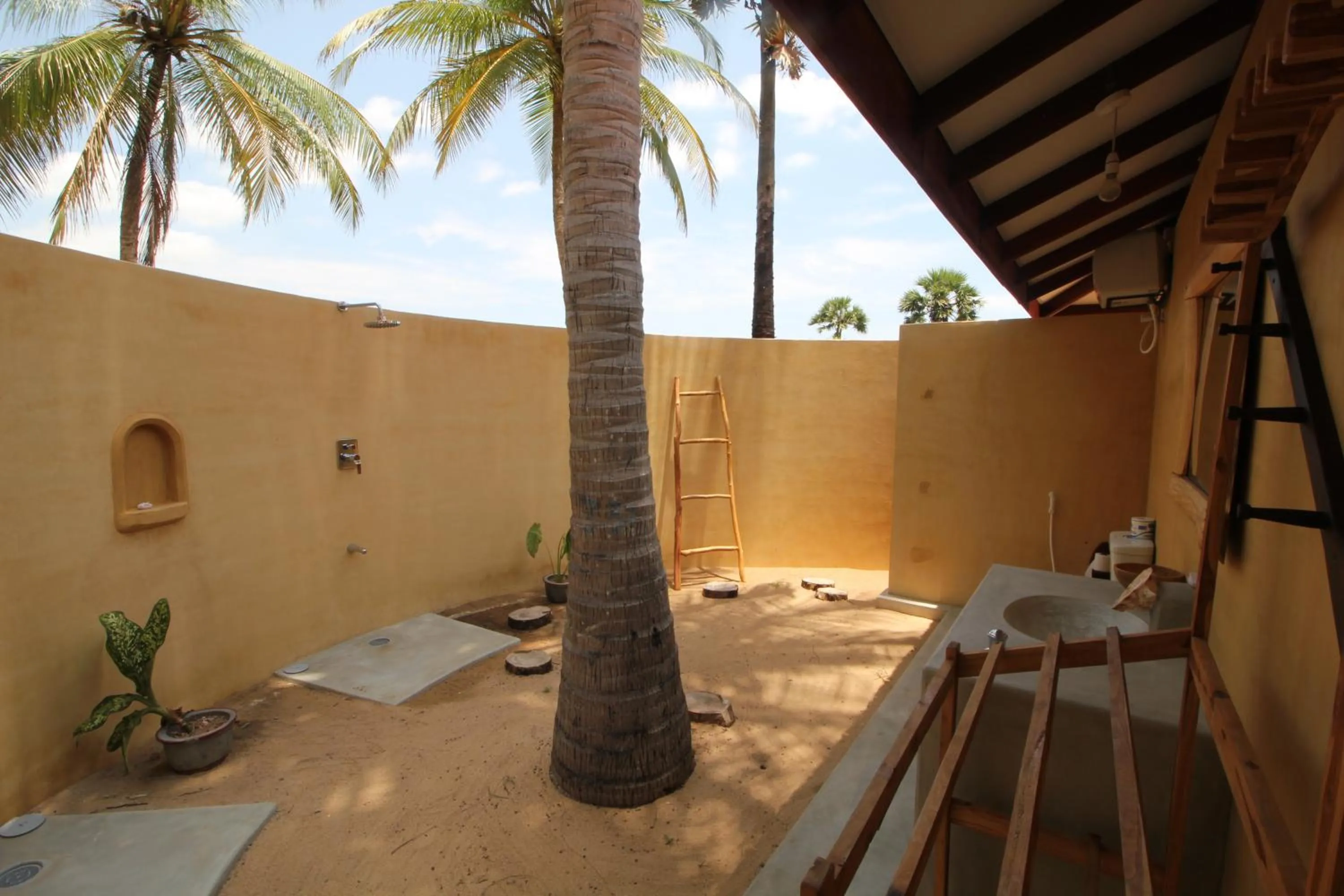 Kitelantis Hotel and Resort