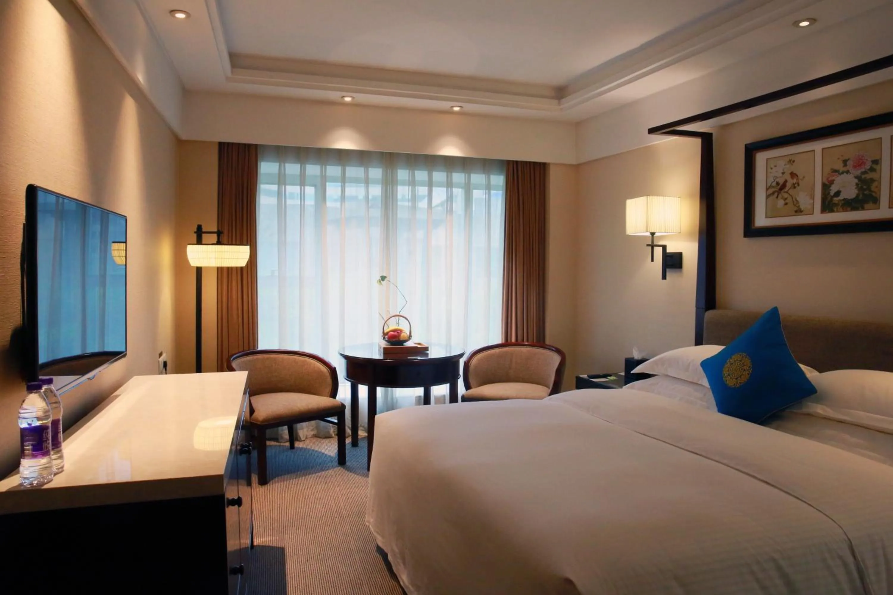 Photo of the whole room, Bed in Zhejiang Narada Grand Hotel