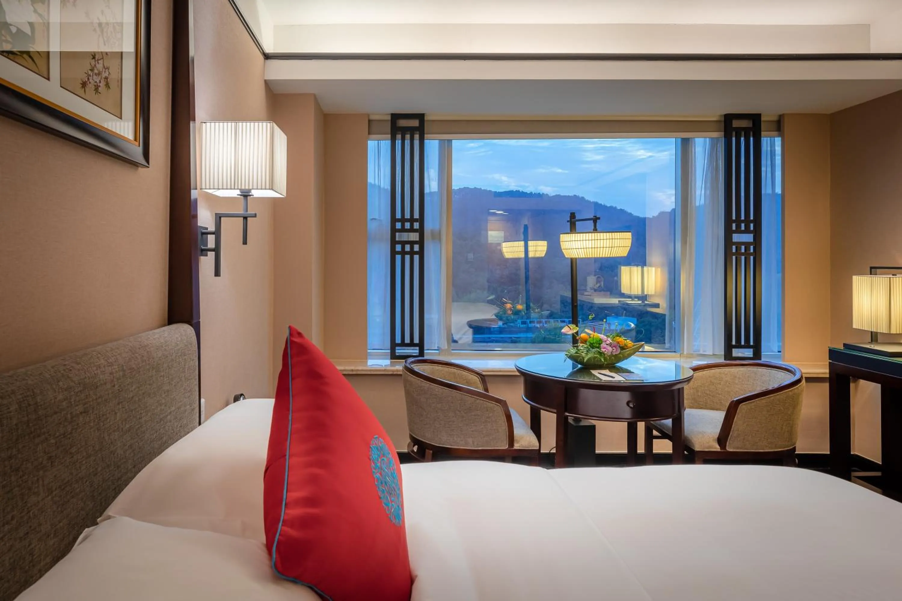 Bed in Zhejiang Narada Grand Hotel