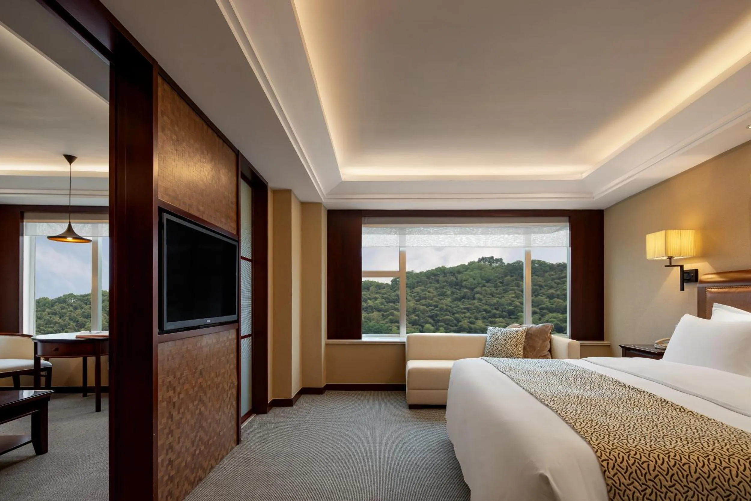 Bed in Zhejiang Narada Grand Hotel