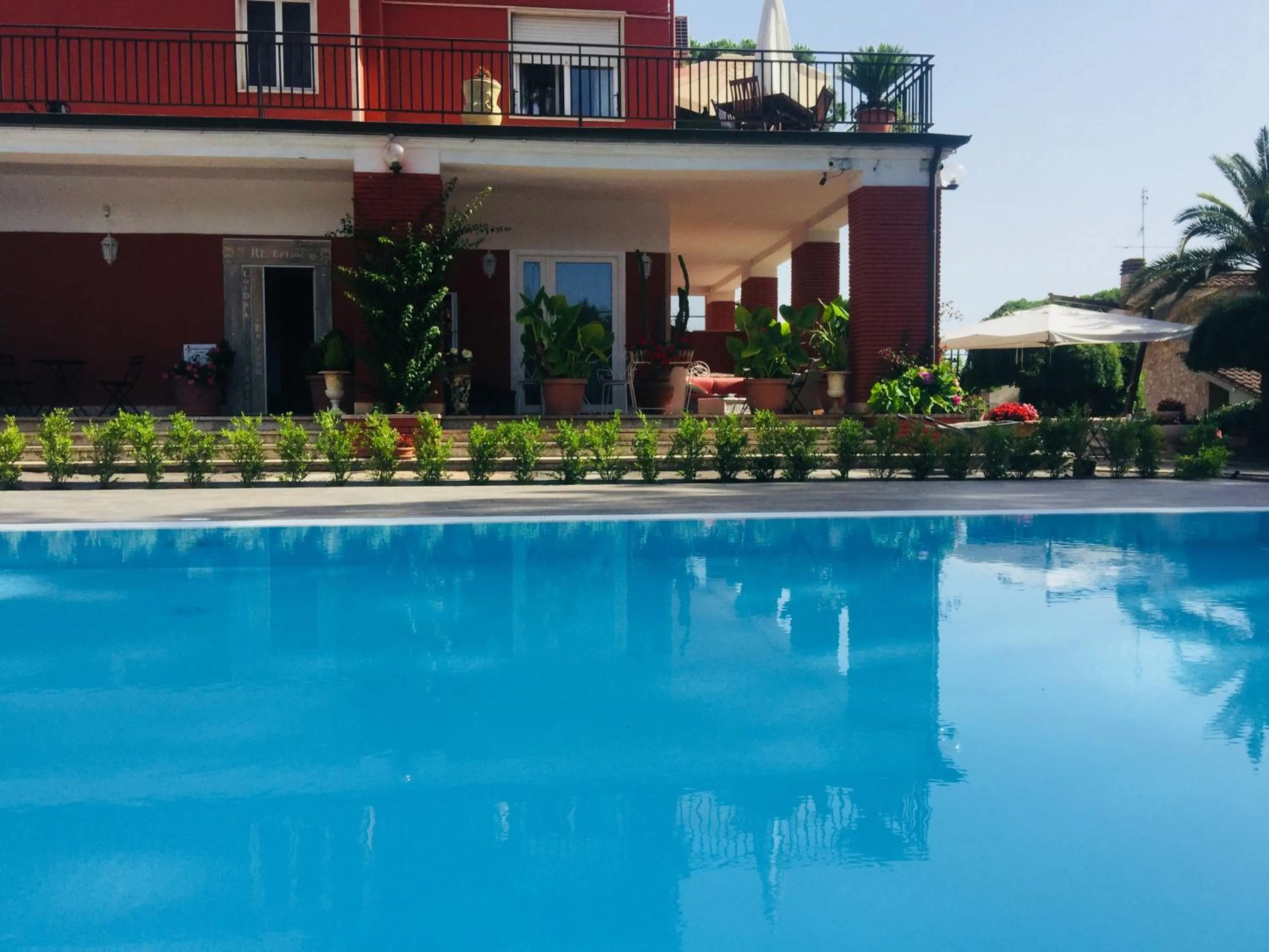 Swimming pool in Relais Villa Italia