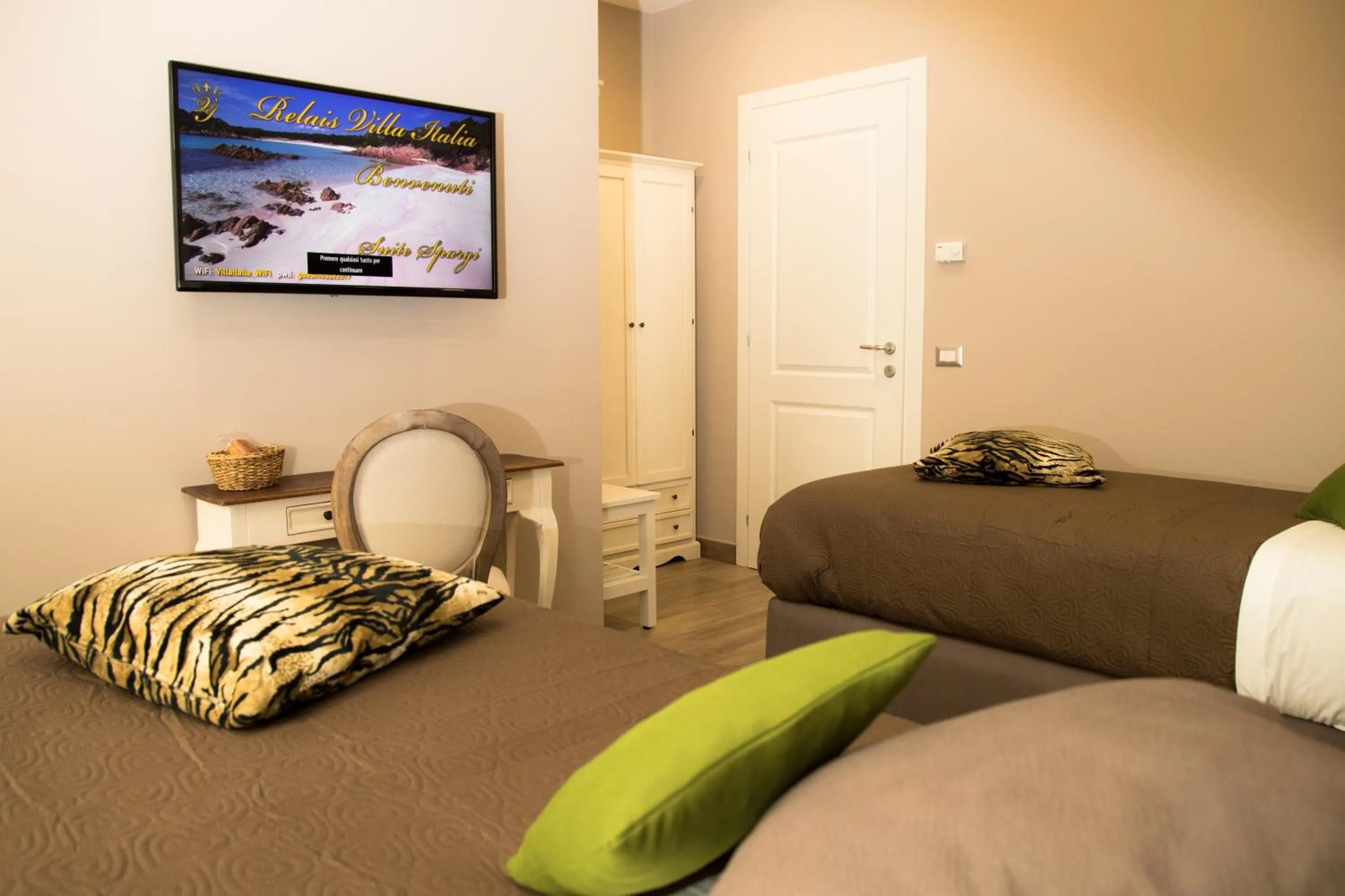 TV and multimedia, Bed in Relais Villa Italia