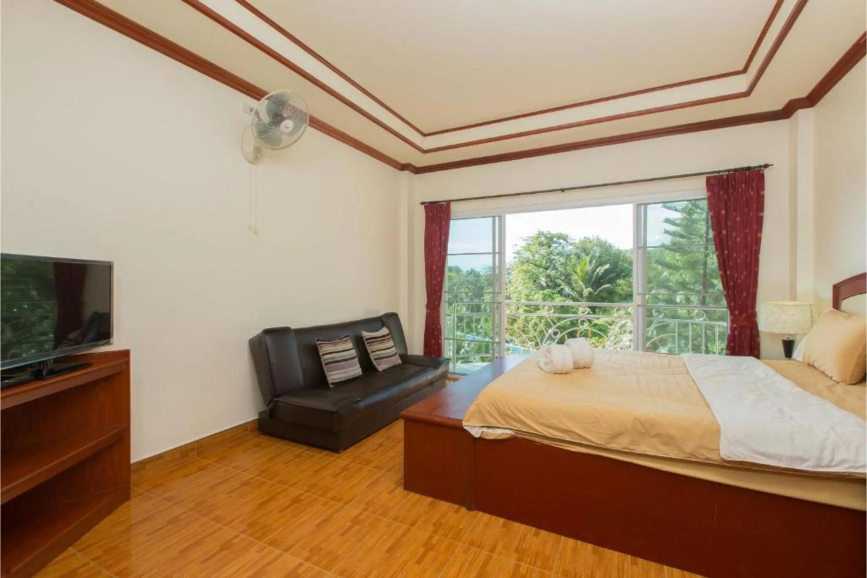 TV and multimedia, Bed in Patong Rai Rom Yen Resort SHA