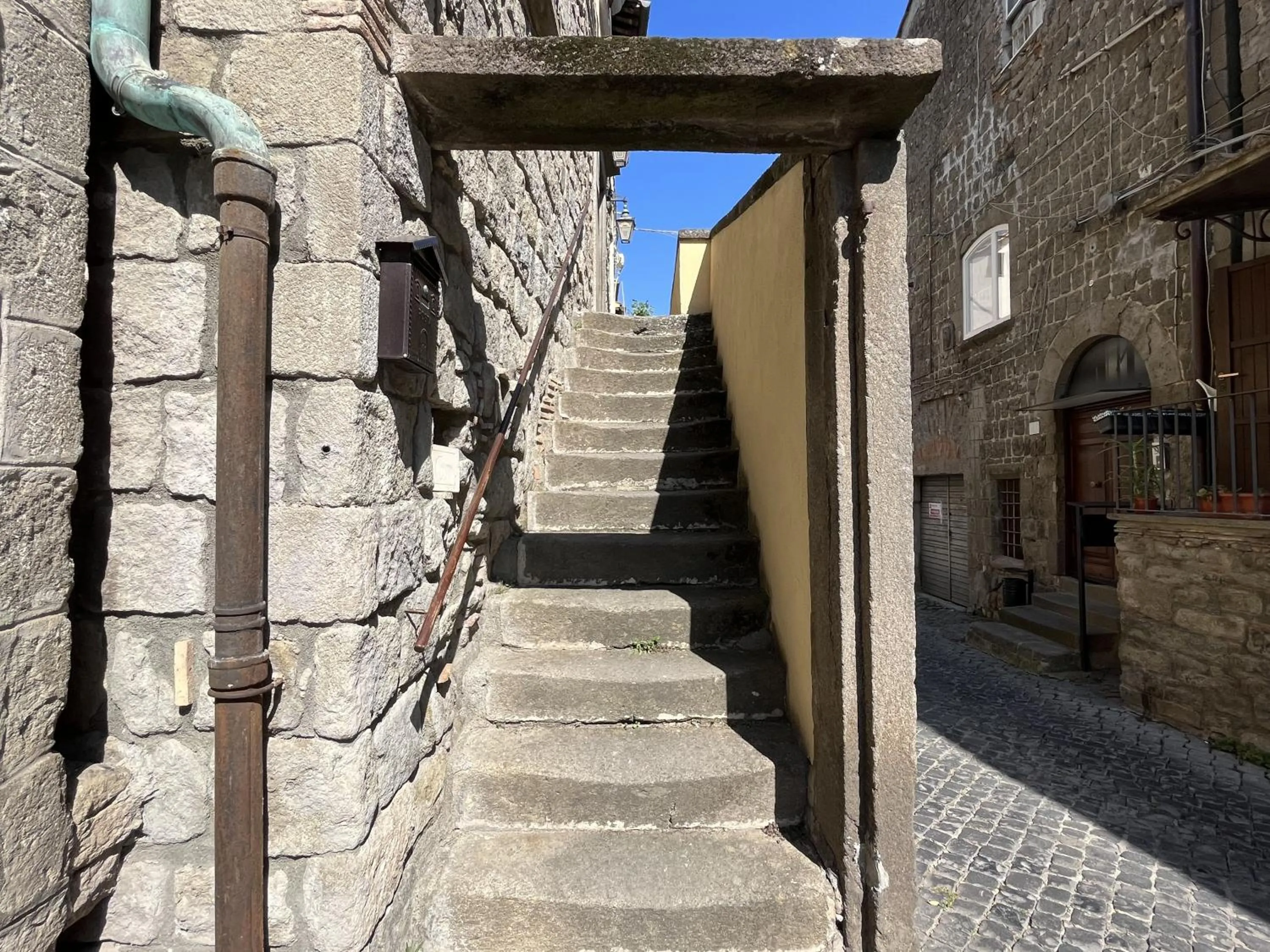 Property building in Al Cardinale