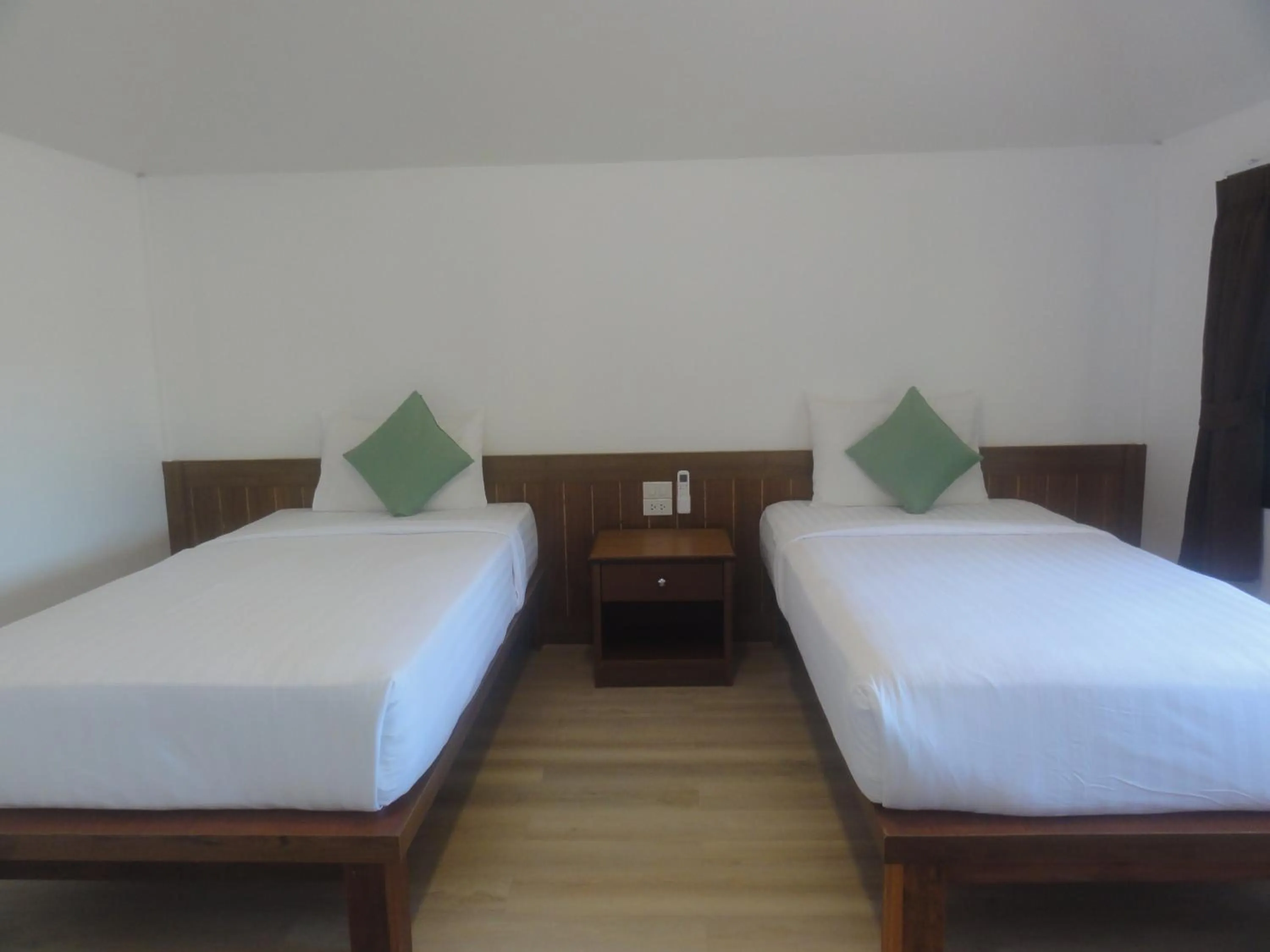 Bedroom, Bed in High Life Bungalow