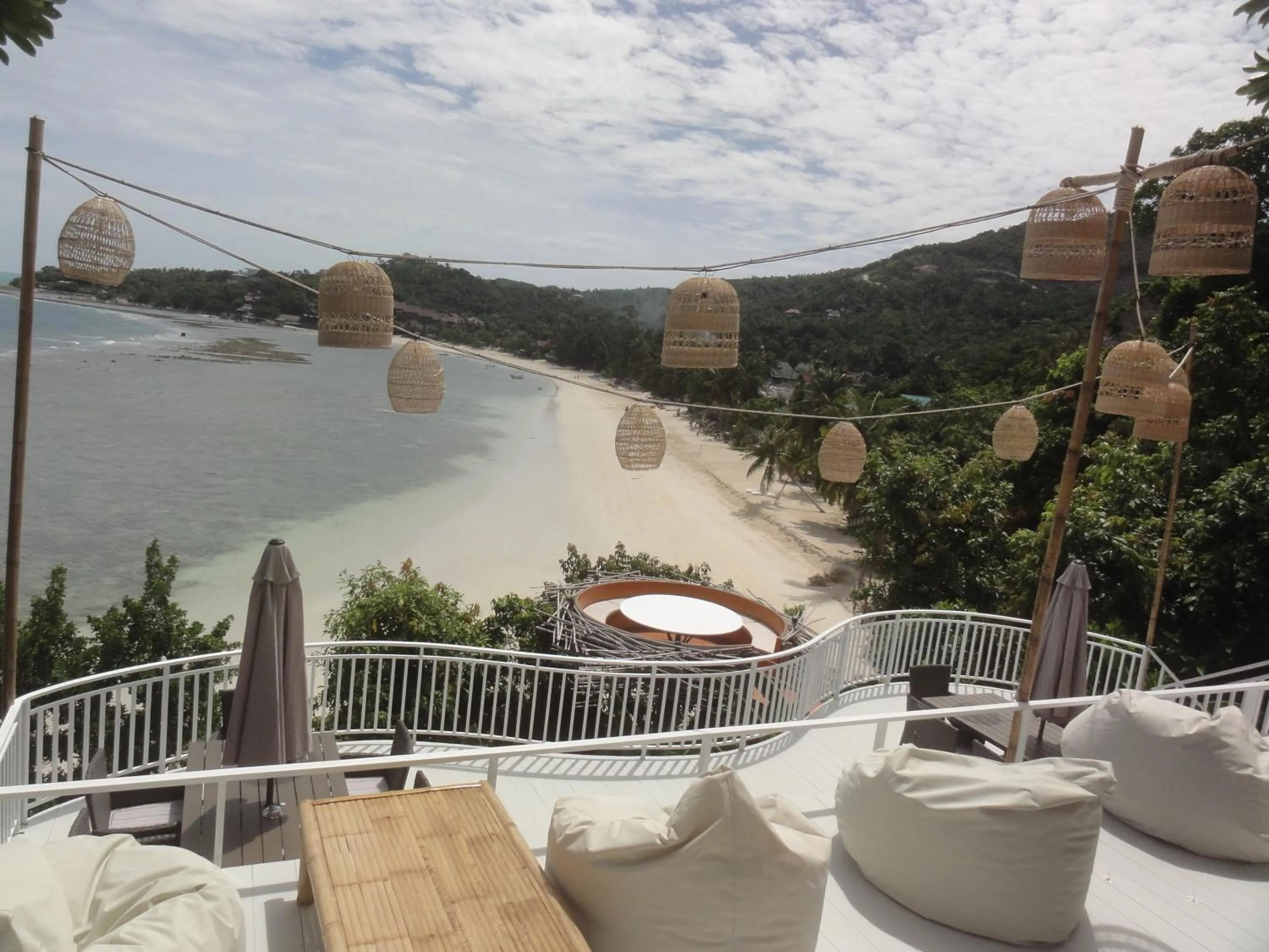 Restaurant/places to eat in High Life Bungalow