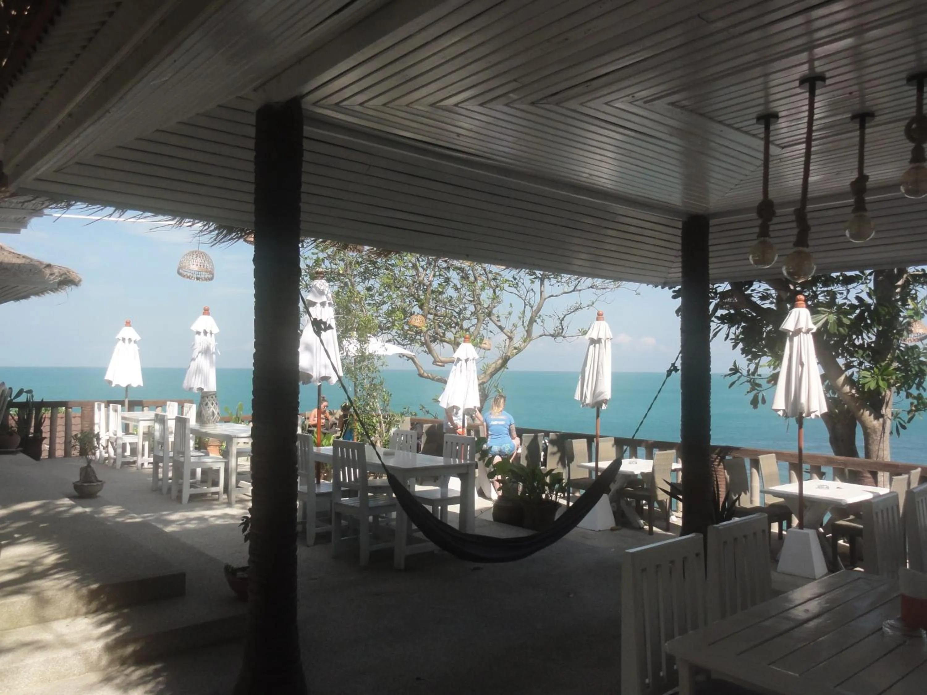 Restaurant/places to eat in High Life Bungalow