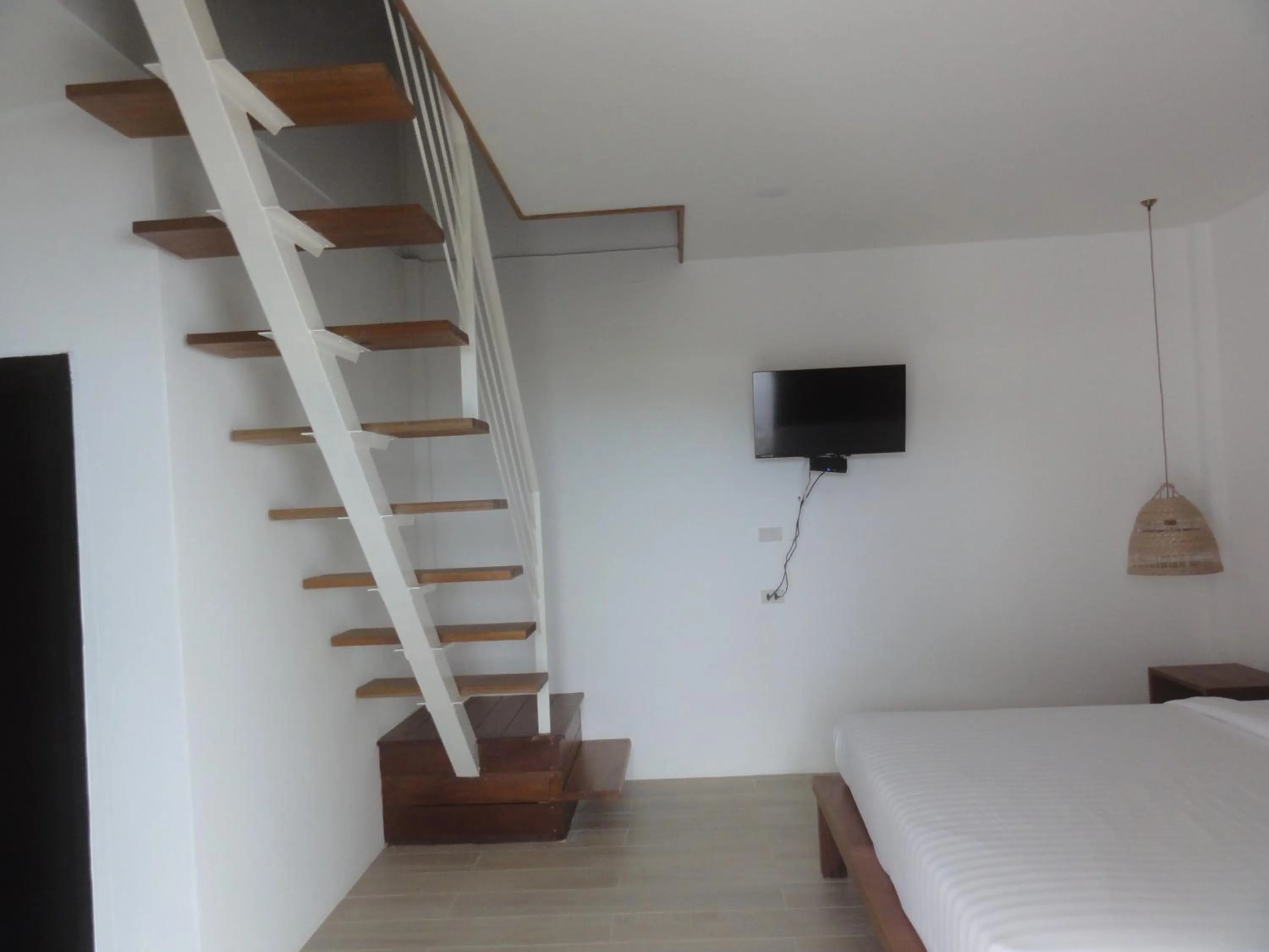 TV and multimedia, Bed in High Life Bungalow