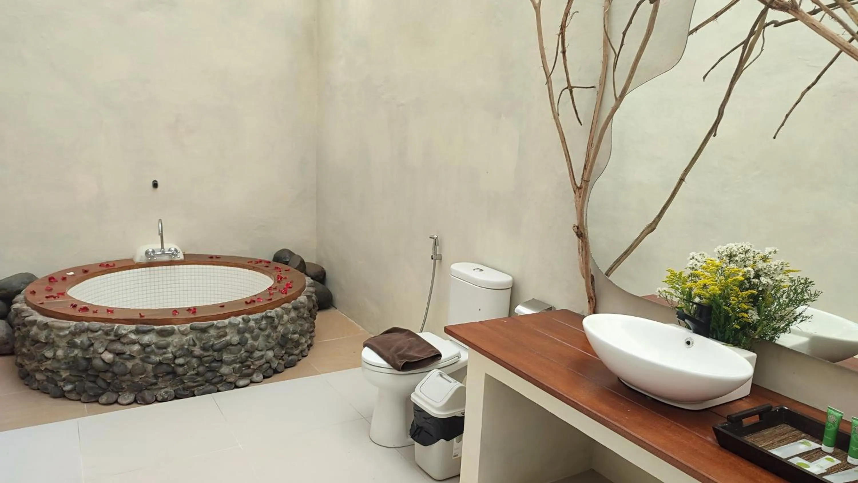 Toilet in Imah Seniman