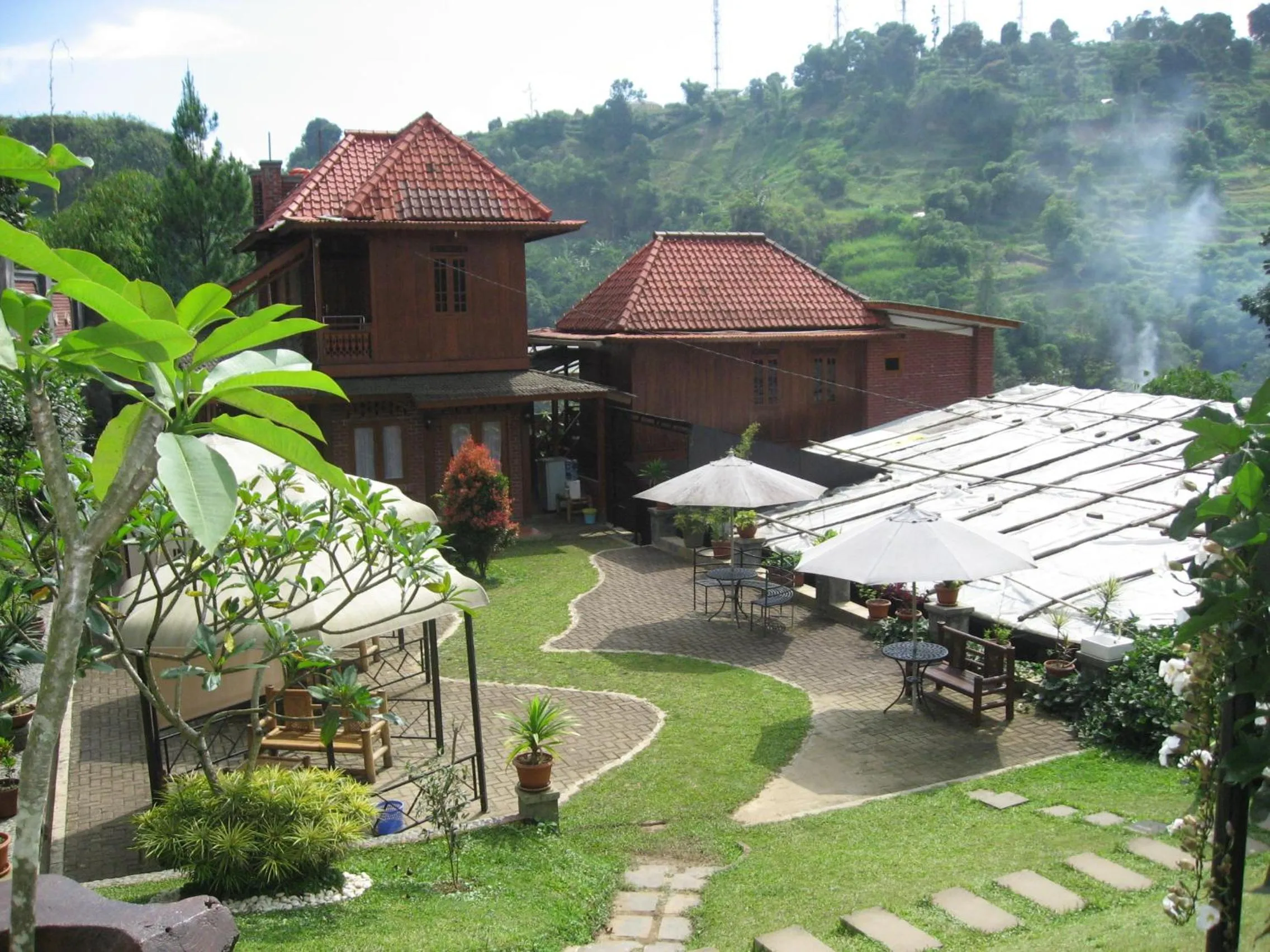 Facade/entrance in Bantal Guling Villa