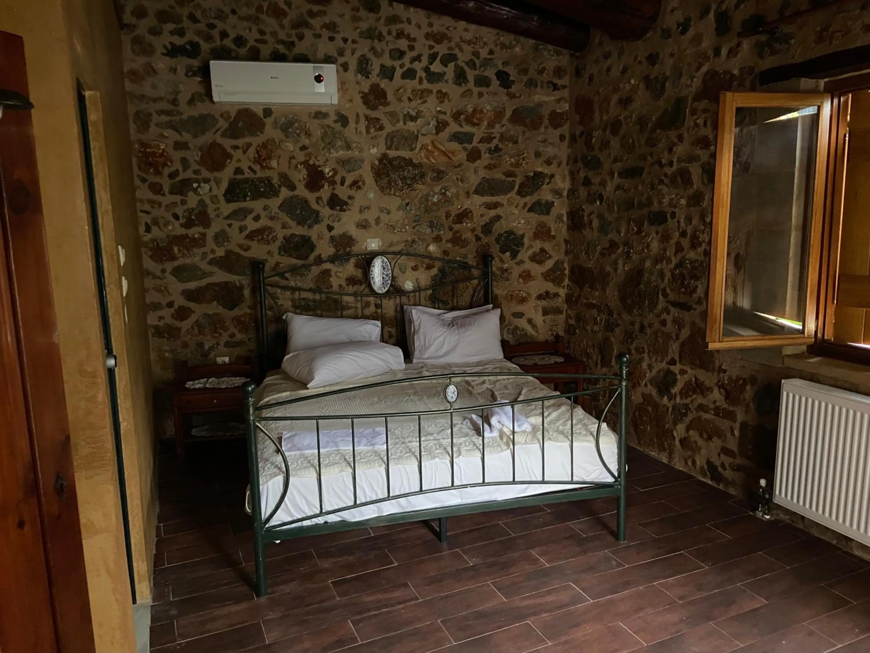 Bed in Ifigenia Theriso Village