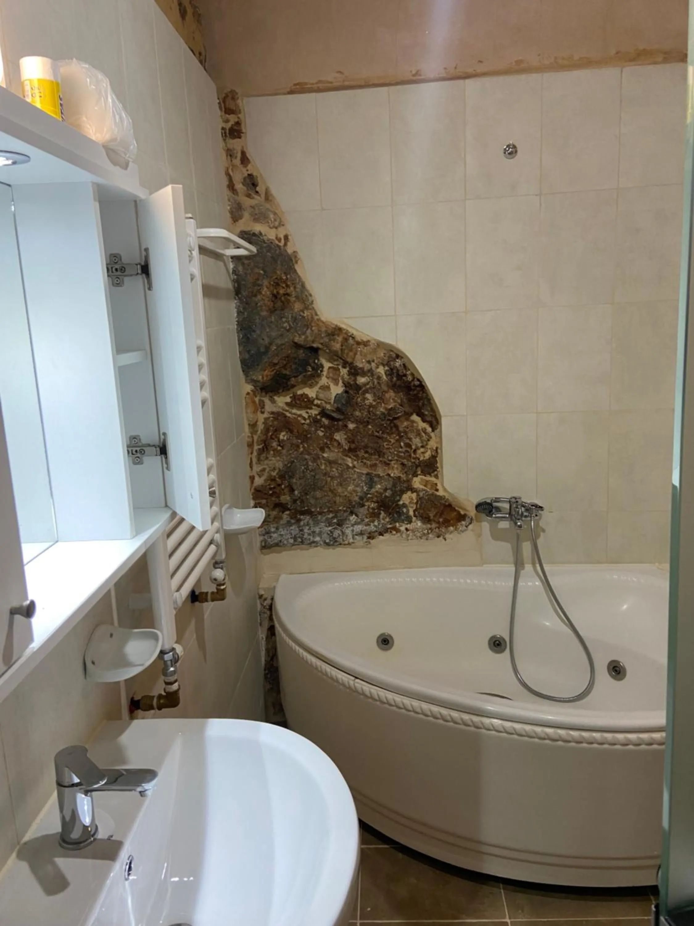 Ifigenia Theriso Village