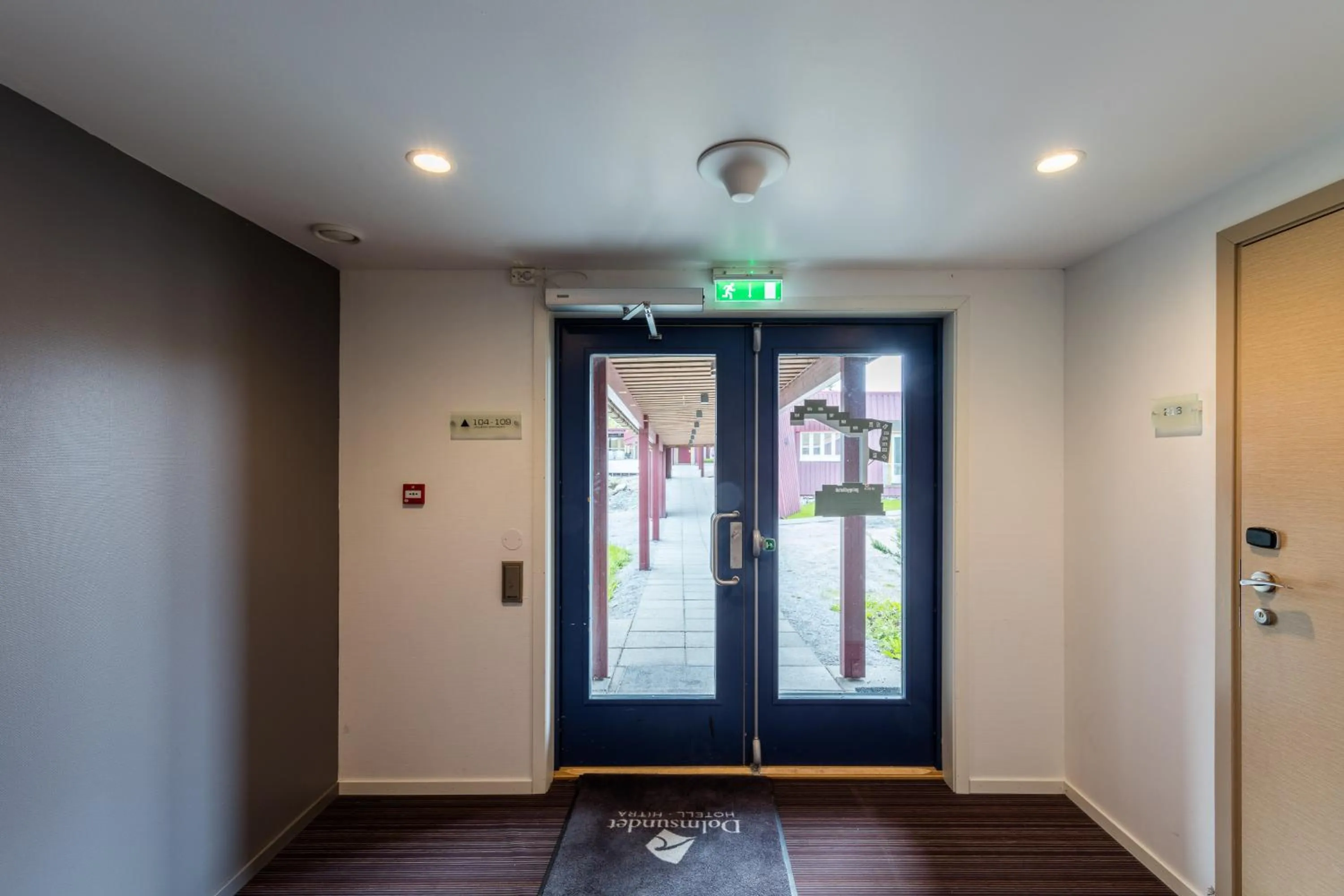 Day in Dolmsundet Hotell Hitra