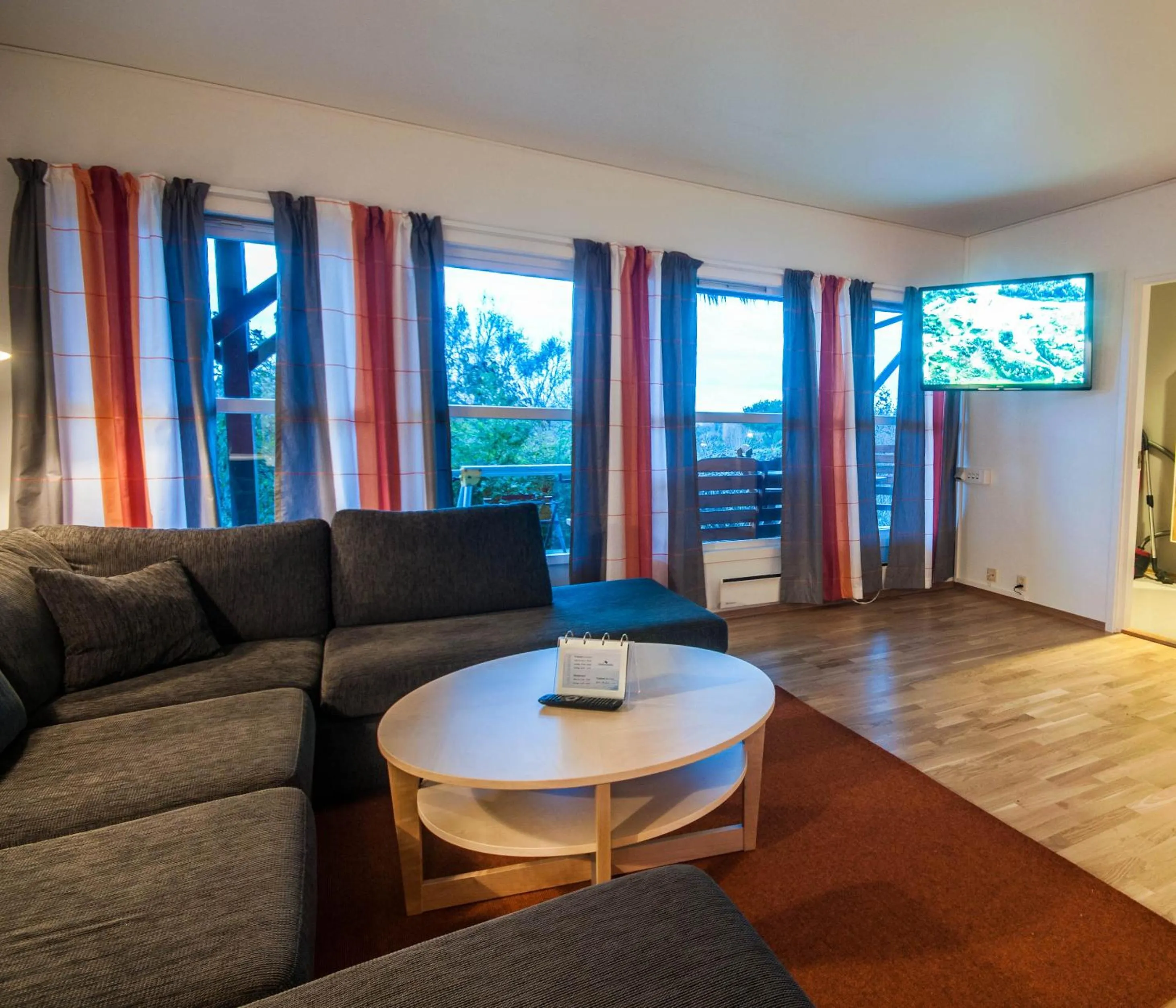 Living room in Dolmsundet Hotell Hitra