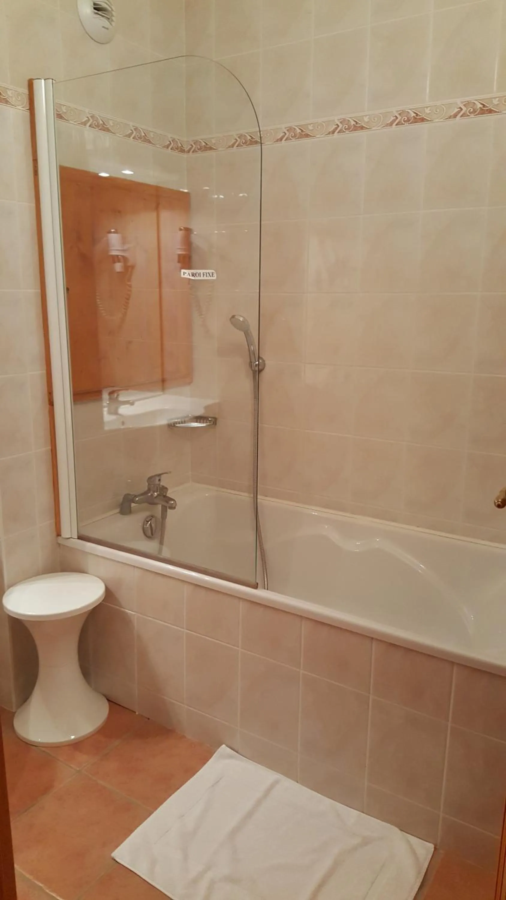 Bathroom in Hotel Restaurant La Martiniere