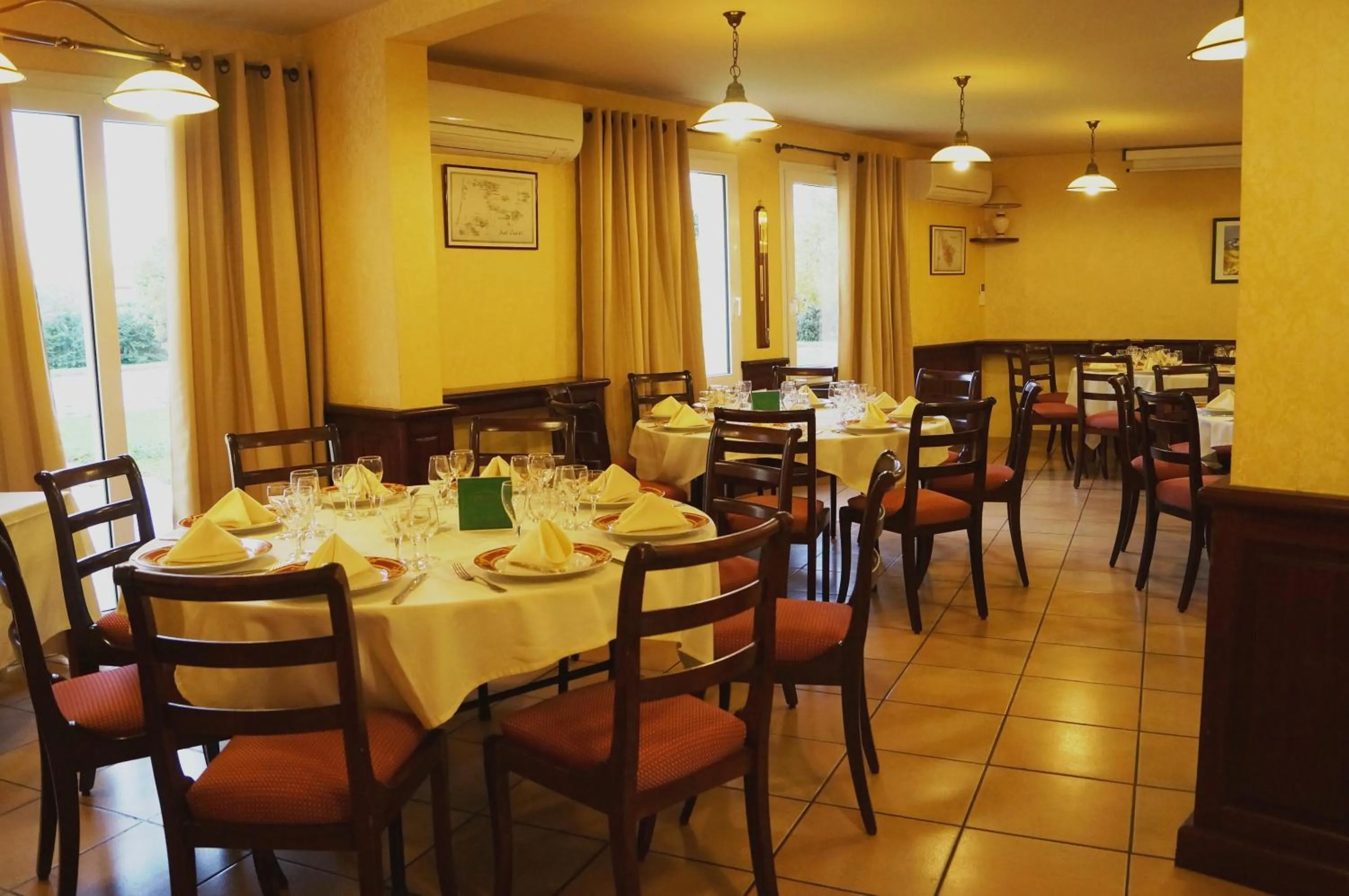 Restaurant/places to eat in Hotel Restaurant La Martiniere