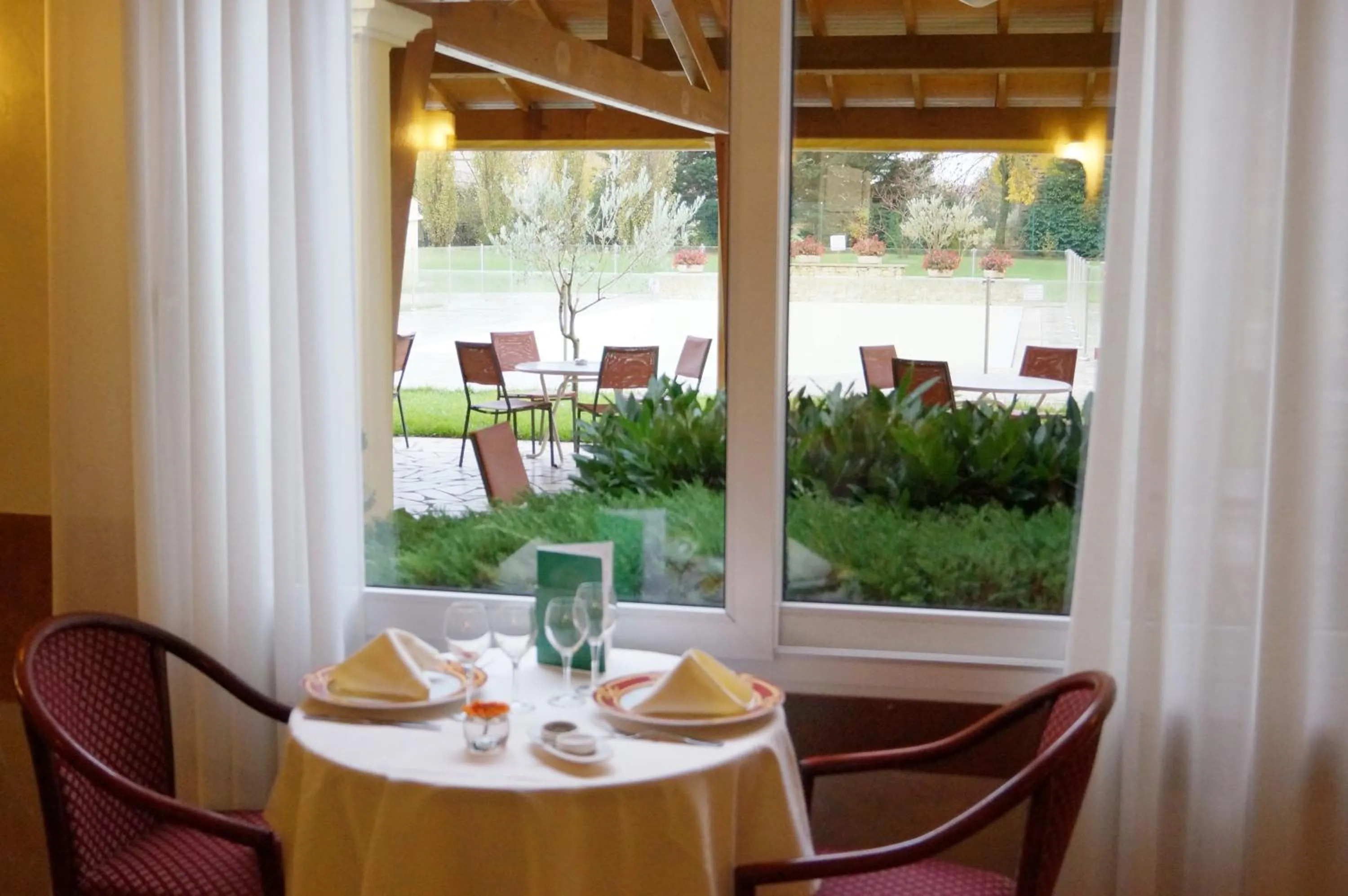 Restaurant/places to eat in Hotel Restaurant La Martiniere