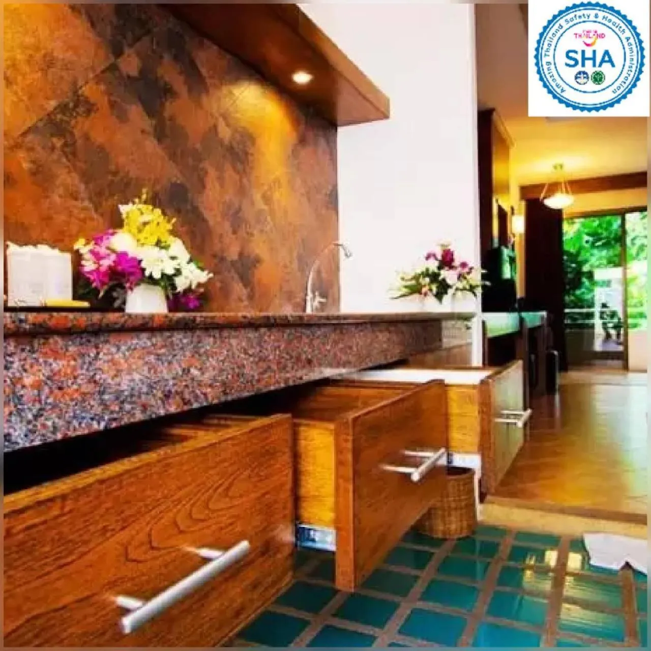 Guests in Baan Pron Phateep