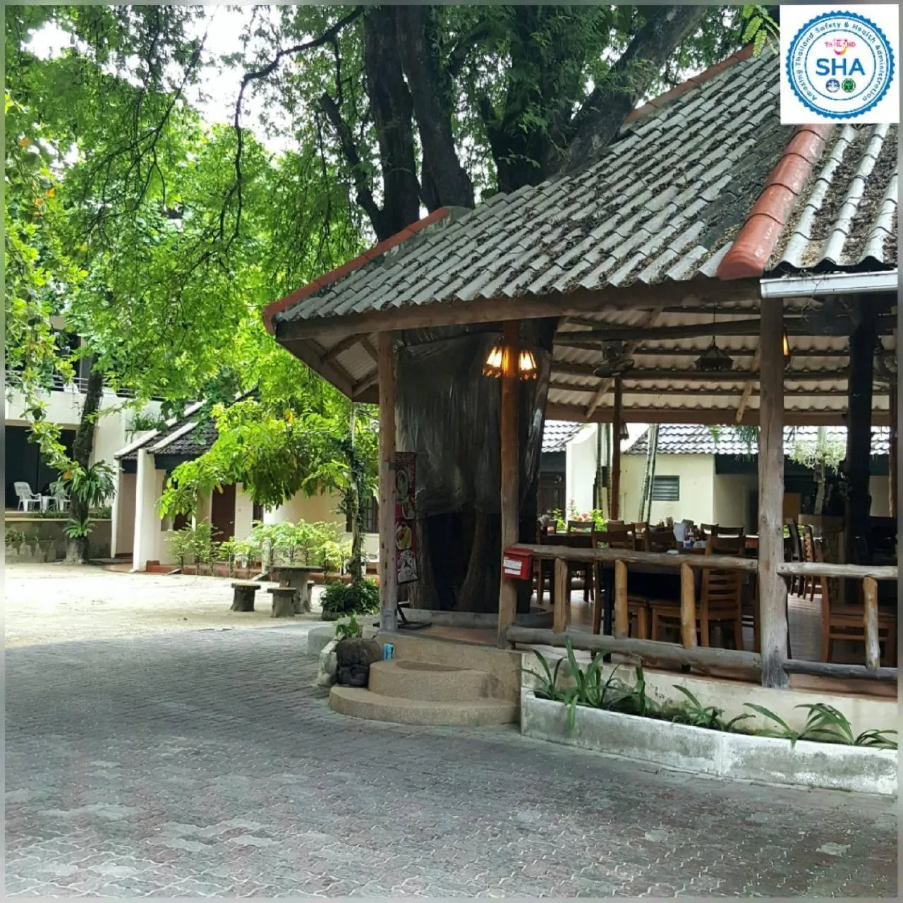 Property building in Baan Pron Phateep