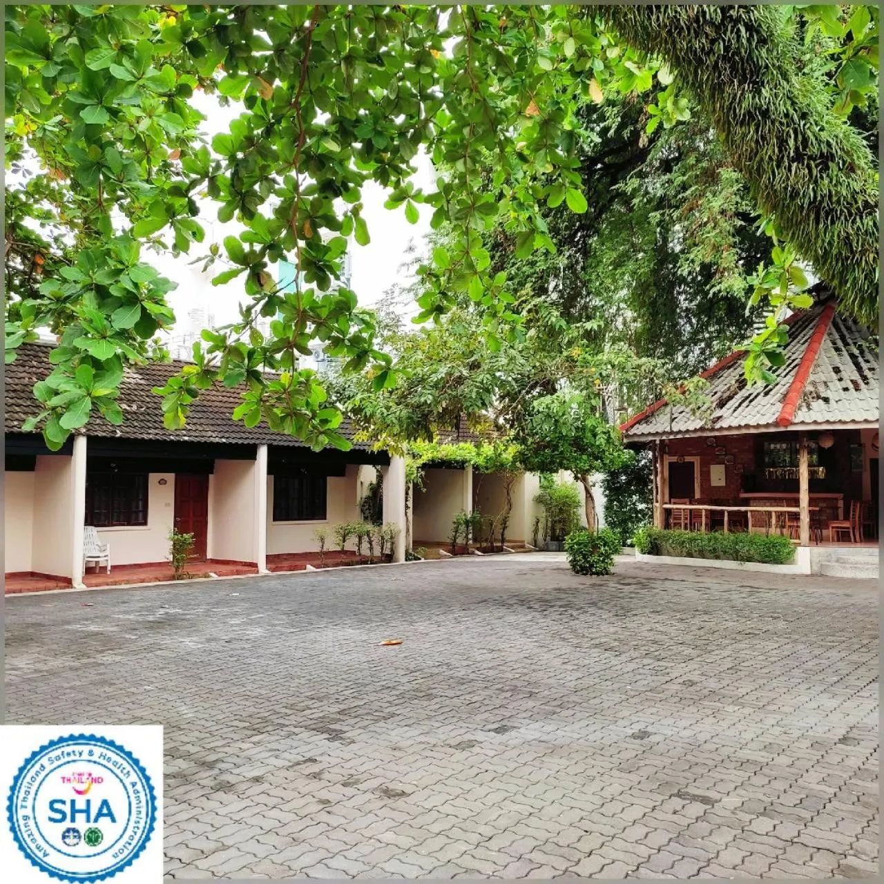 Property building in Baan Pron Phateep