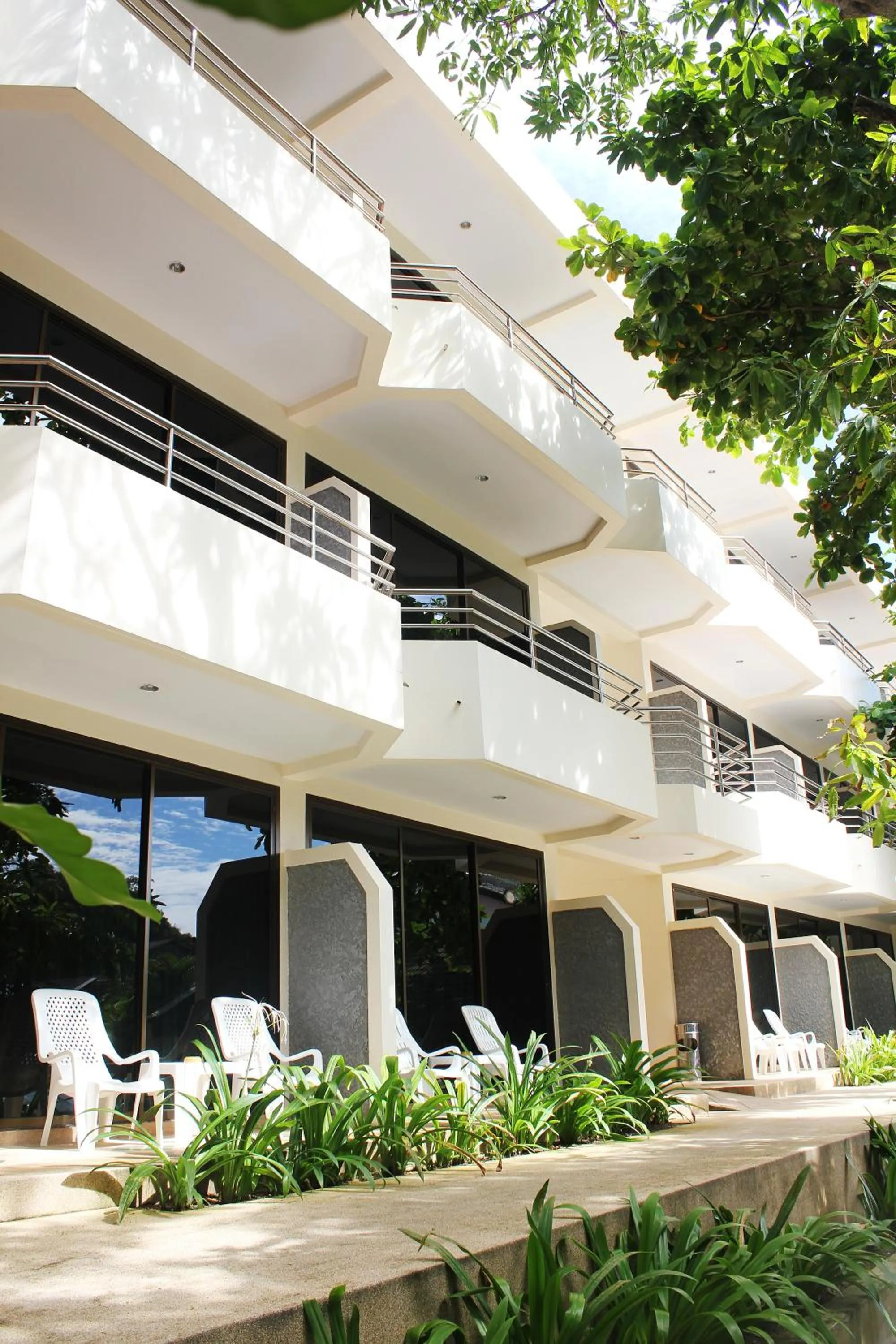 Facade/entrance in Baan Pron Phateep