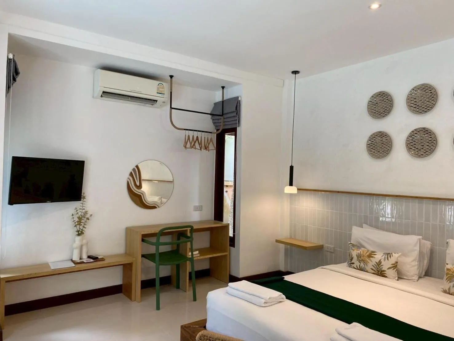 Property building, Bed in Baan Khao Hua Jook