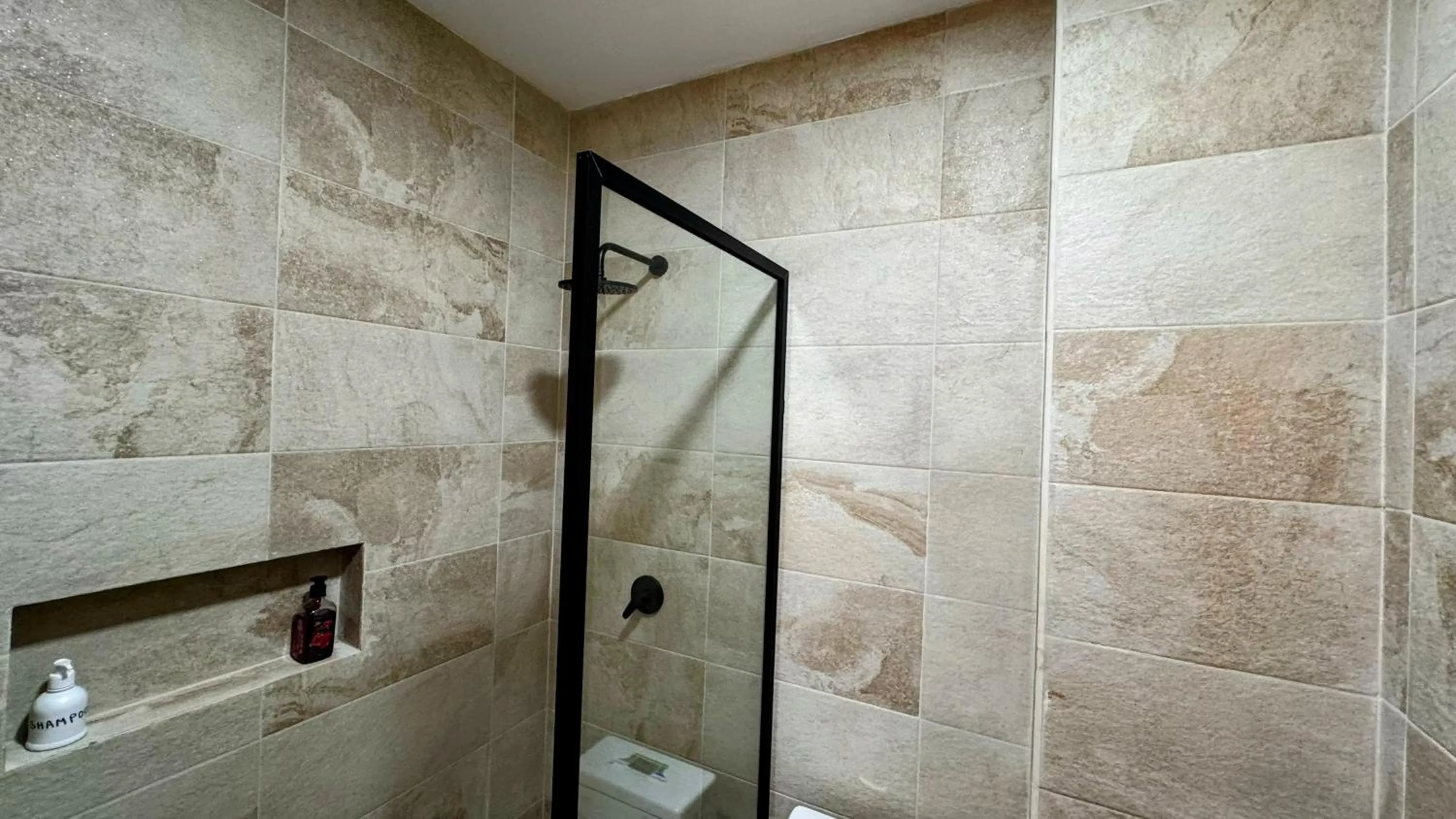 Shower in Edificio Tofino