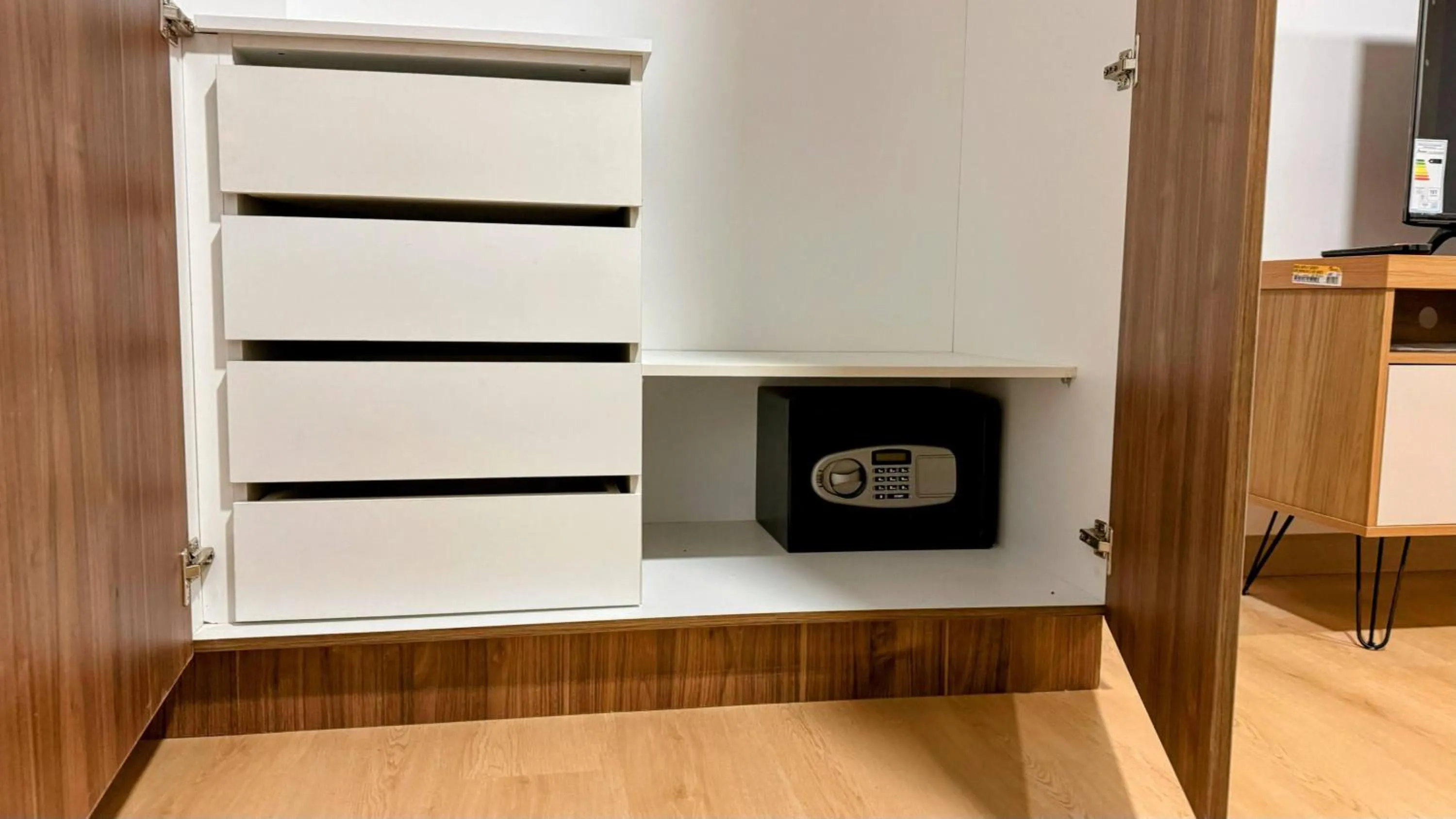 safe in Edificio Tofino