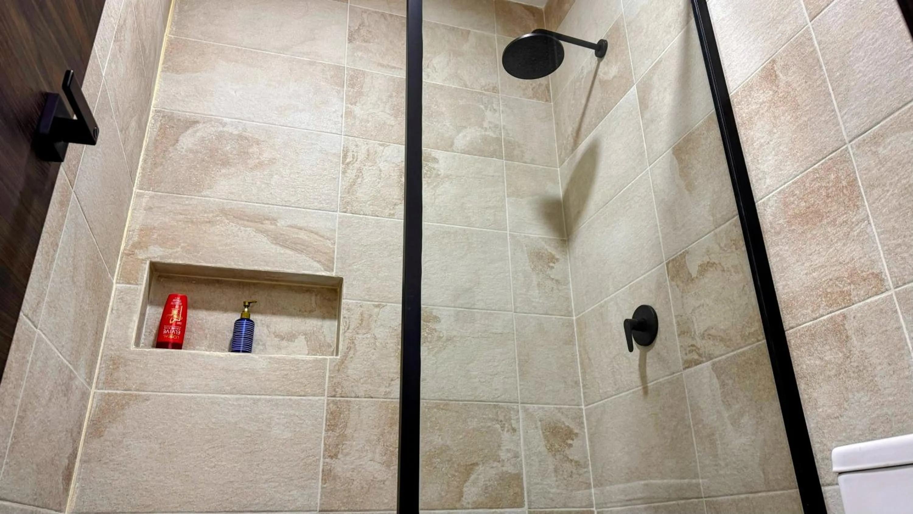 Shower in Edificio Tofino