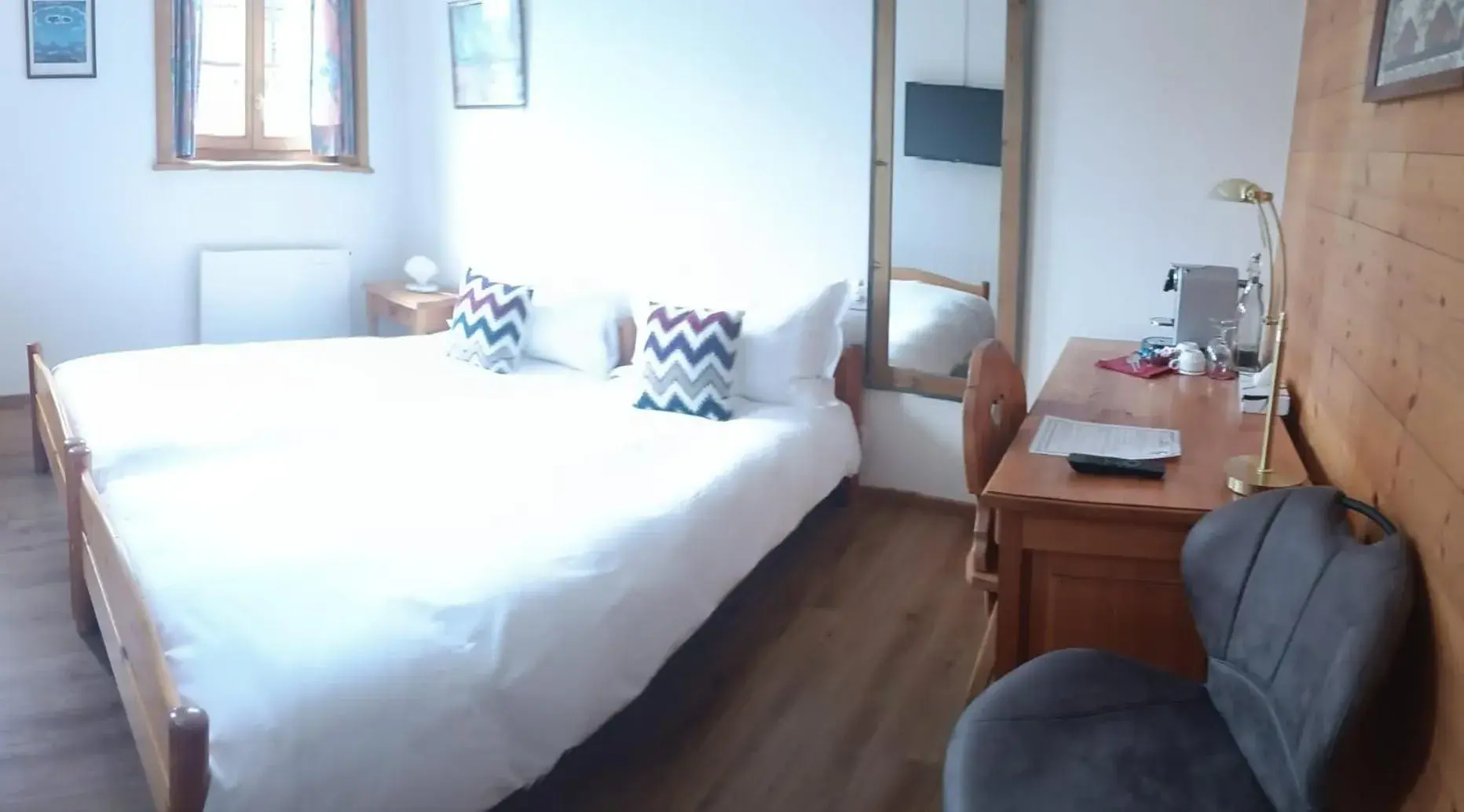 Double Room in Hotel de Commune Double Room in Hotel de Commune