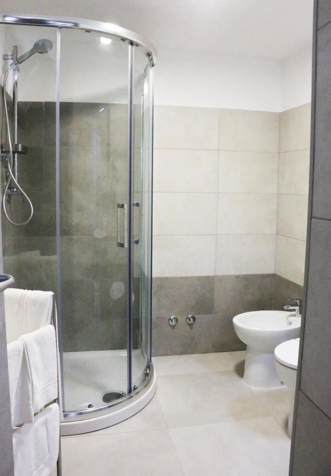 Shower in B&B Dolce Idea