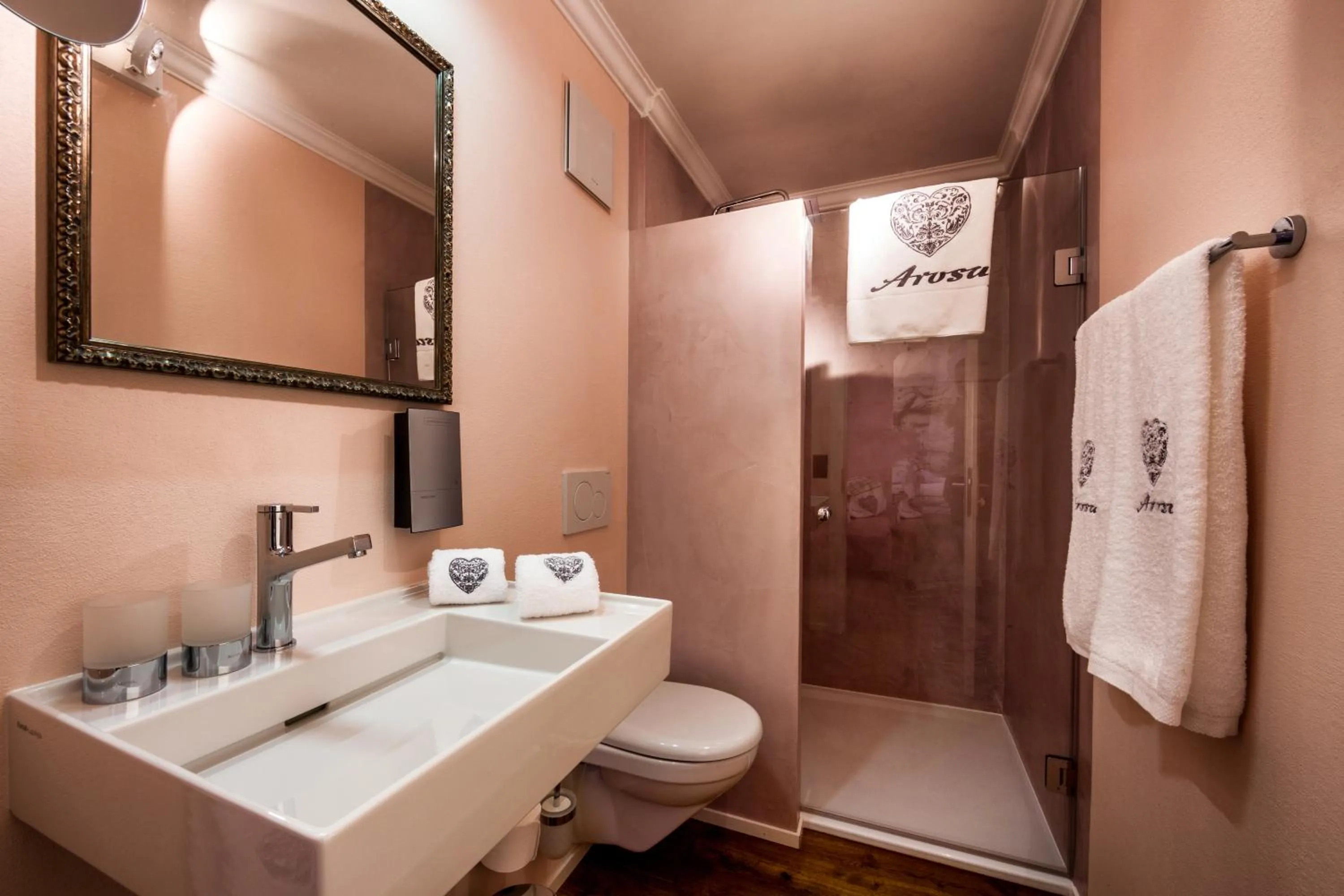 Toilet in Home Hotel Arosa