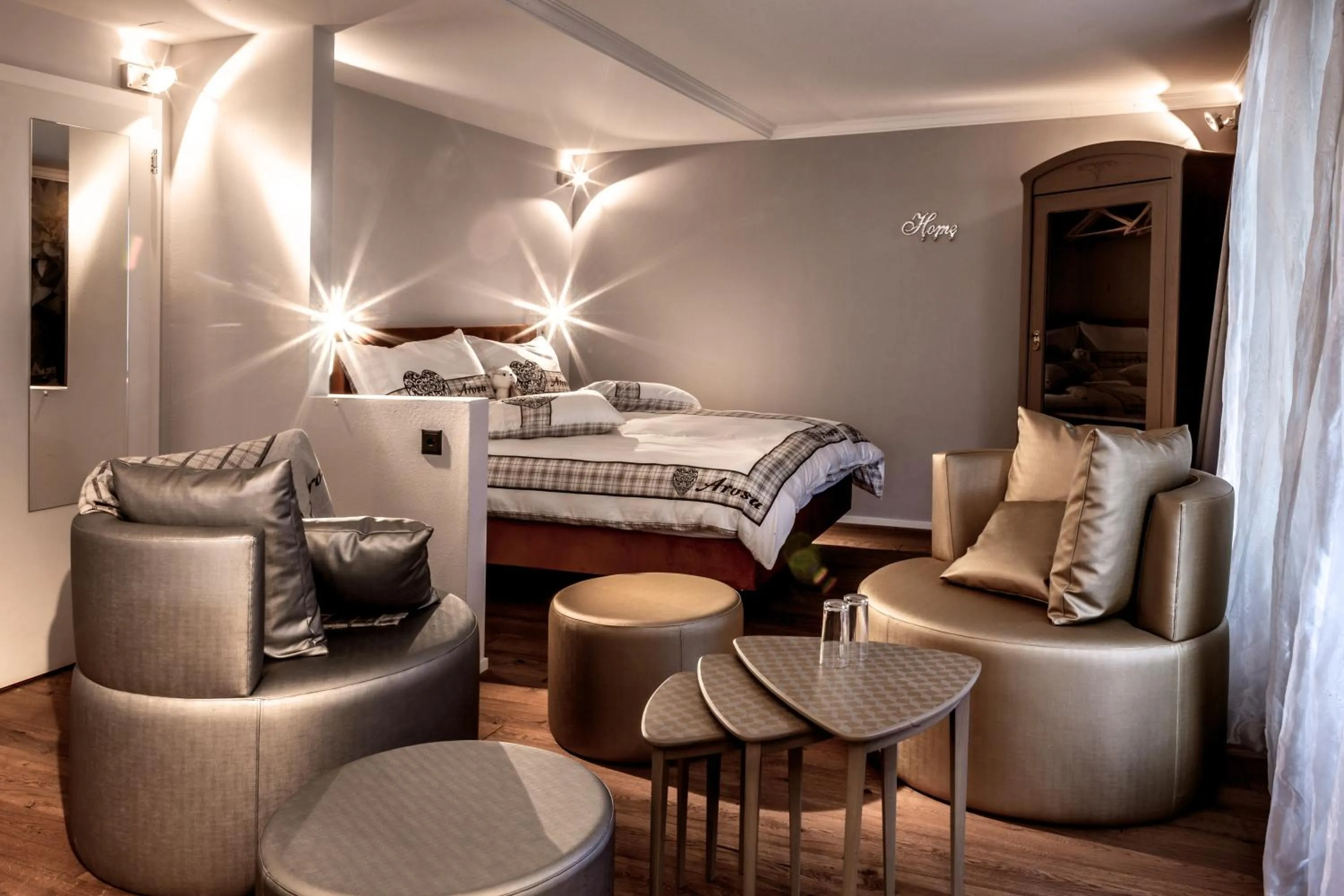 Photo of the whole room, Bed in Home Hotel Arosa