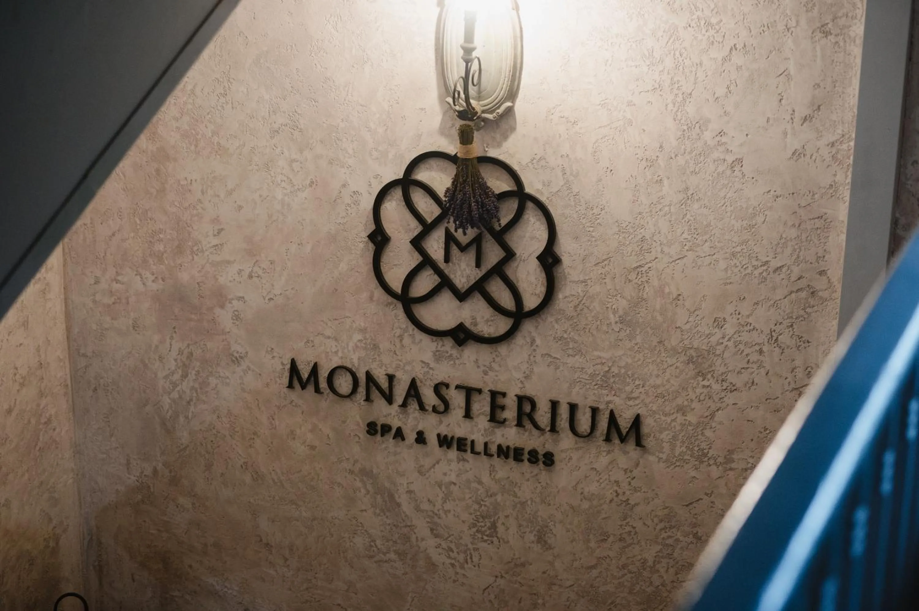 Logo/Certificate/Sign in Hotel Podklasztorze