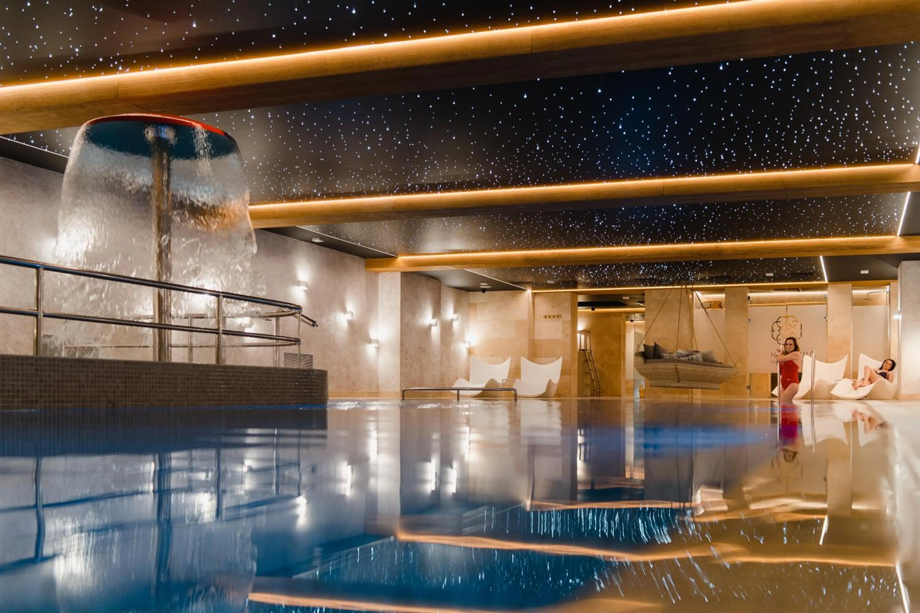 Swimming pool in Hotel Podklasztorze