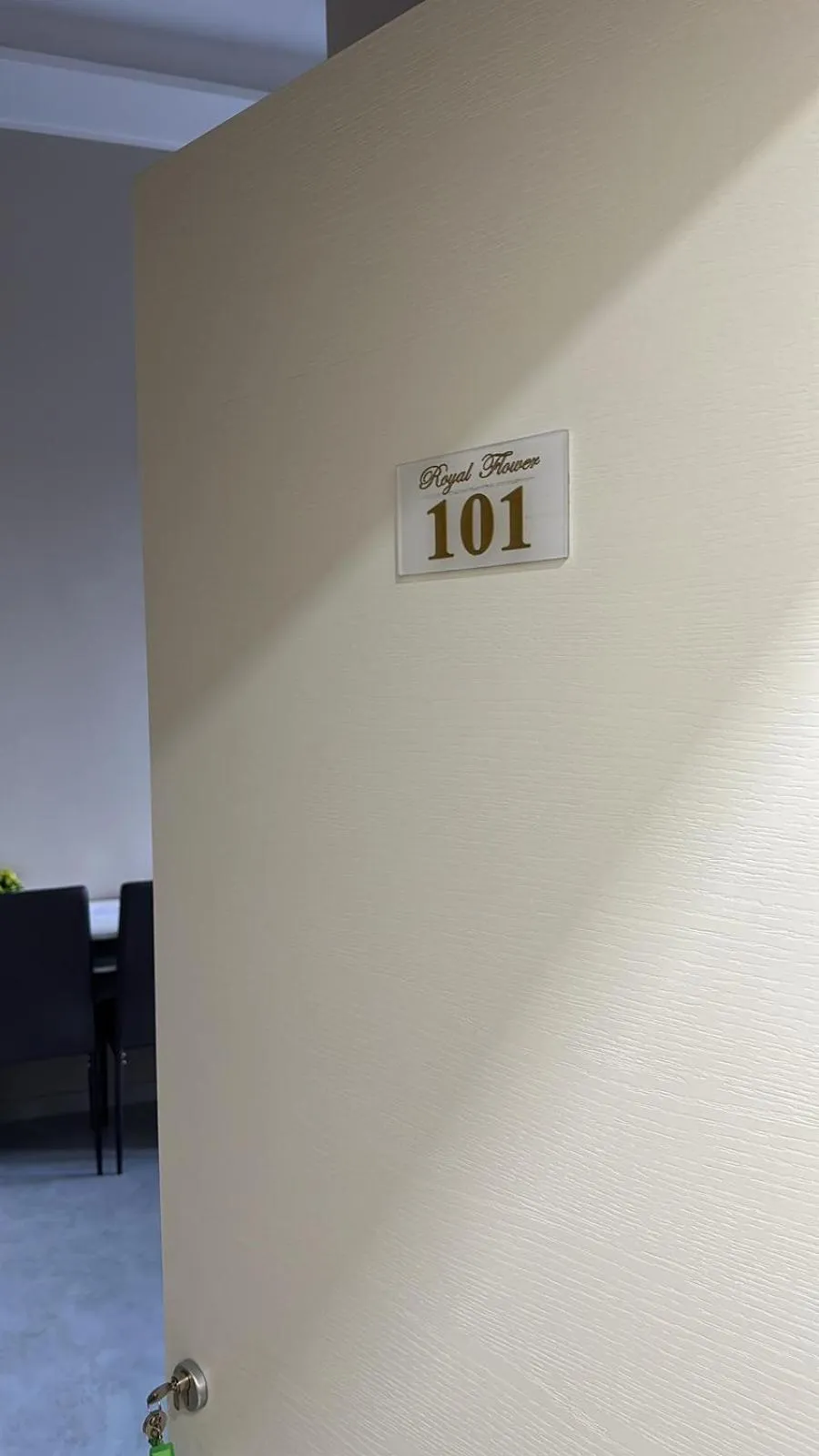 Bedroom in Royal Flower