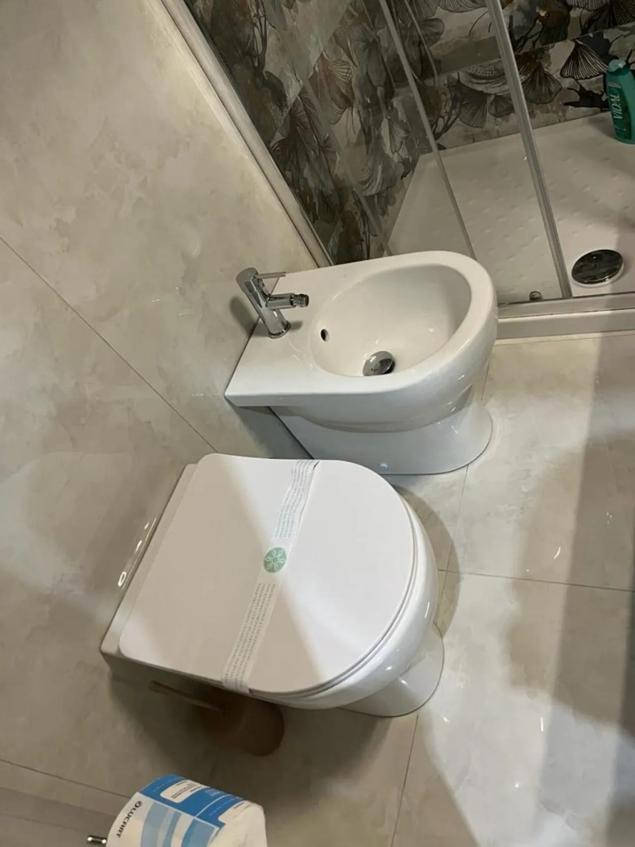 Toilet in Royal Flower