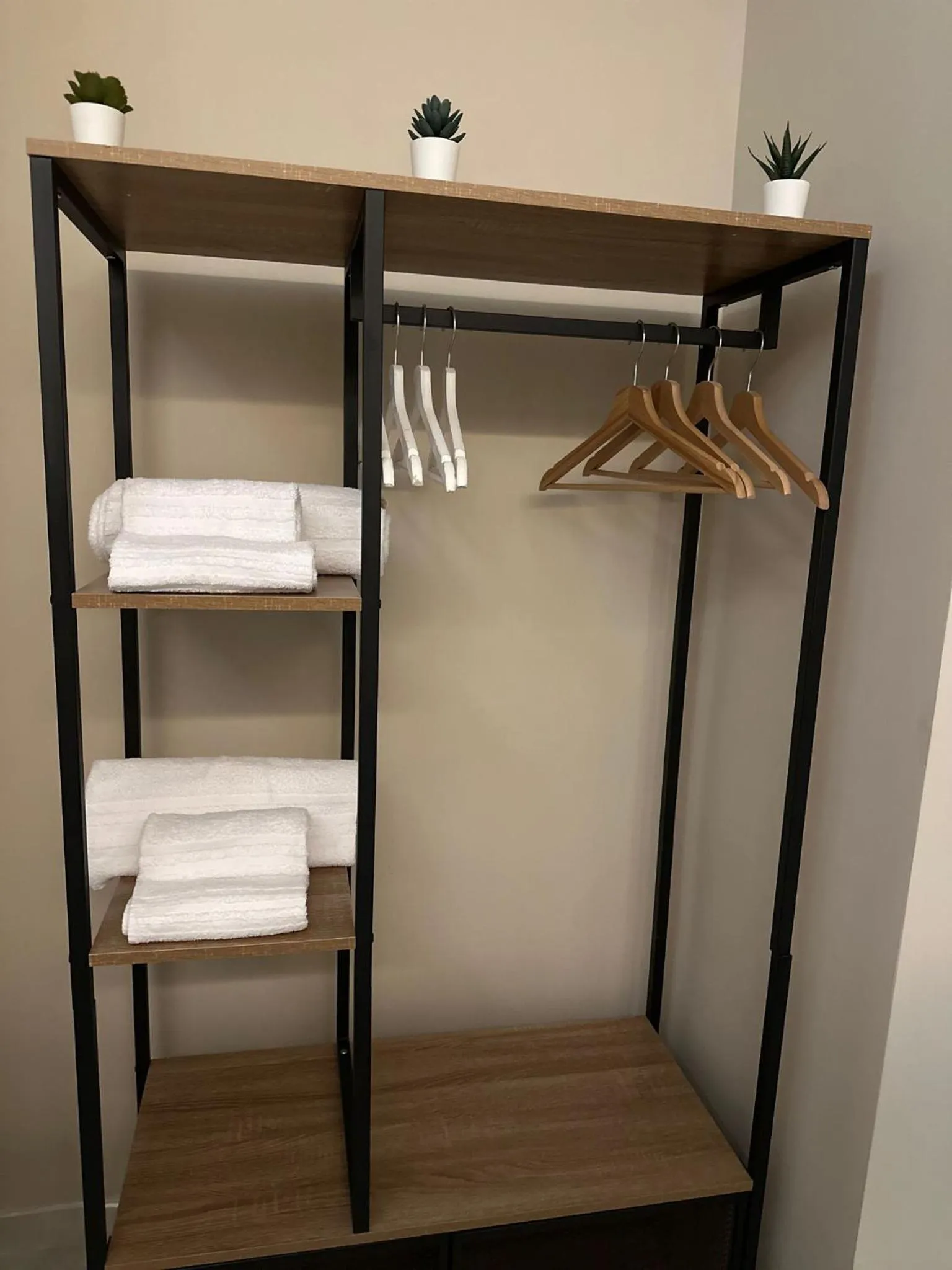 towels in Royal Flower