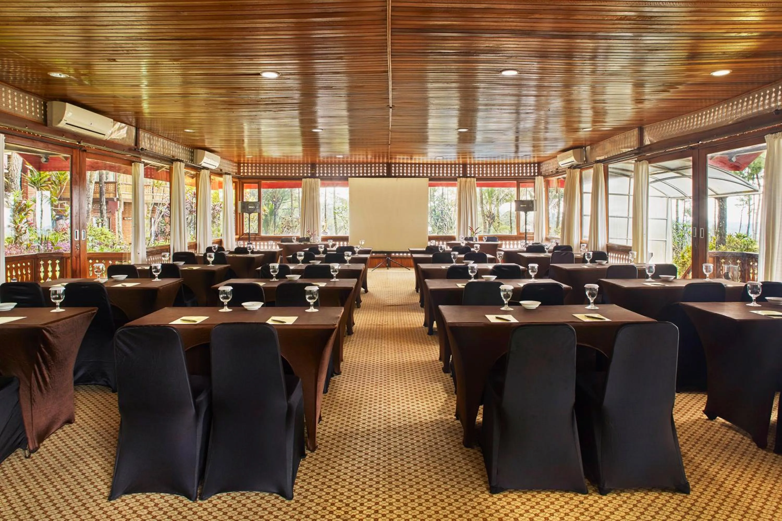 Meeting/conference room in Jambuluwuk Convention Hall & Resort Puncak