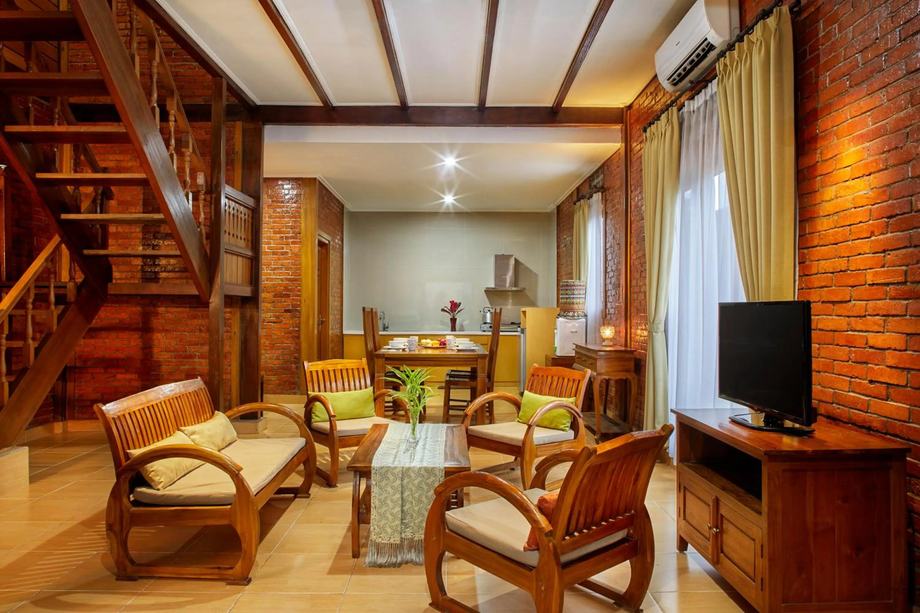 Living room in Jambuluwuk Convention Hall & Resort Puncak