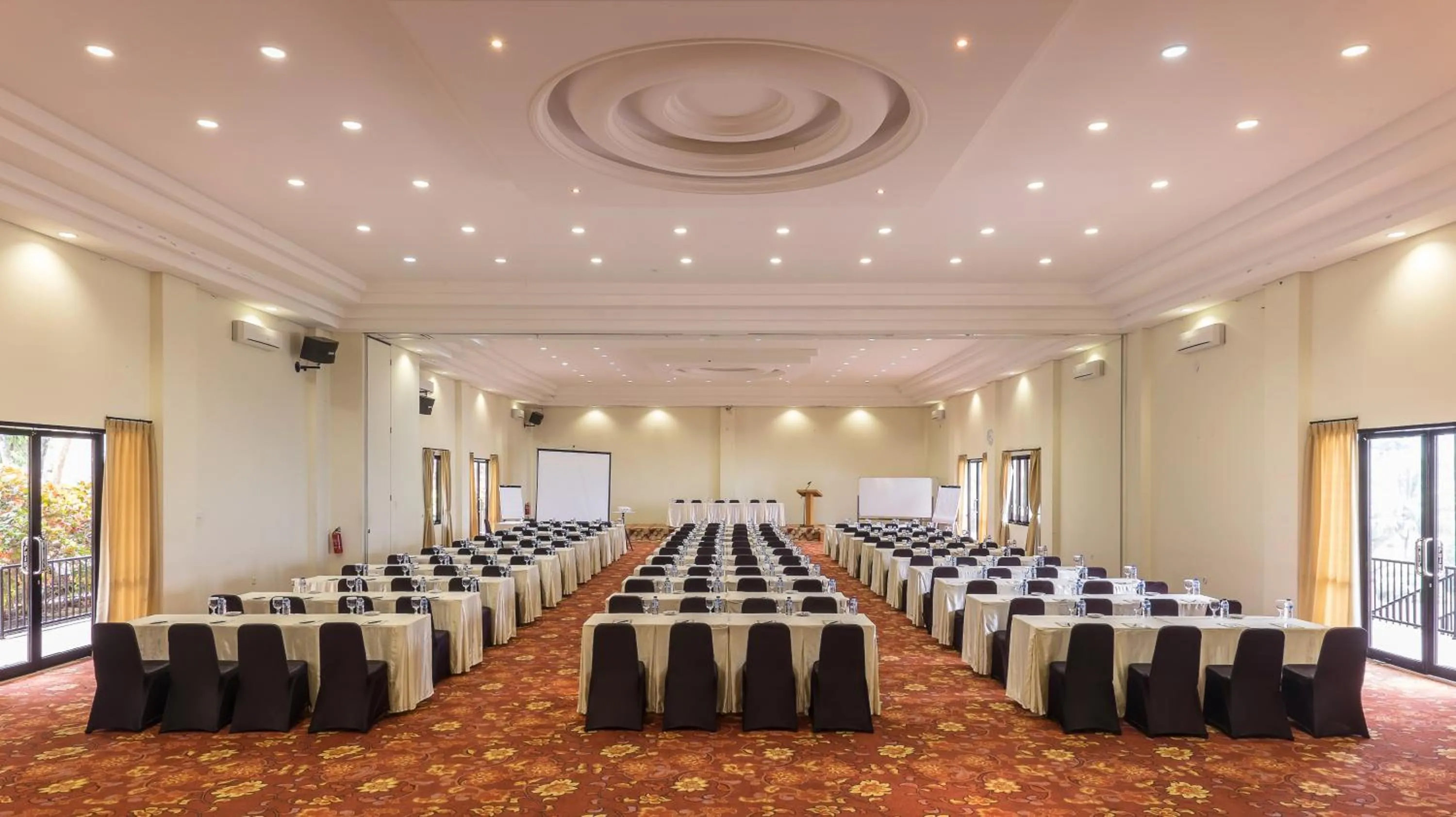 Banquet/Function facilities in Jambuluwuk Convention Hall & Resort Batu