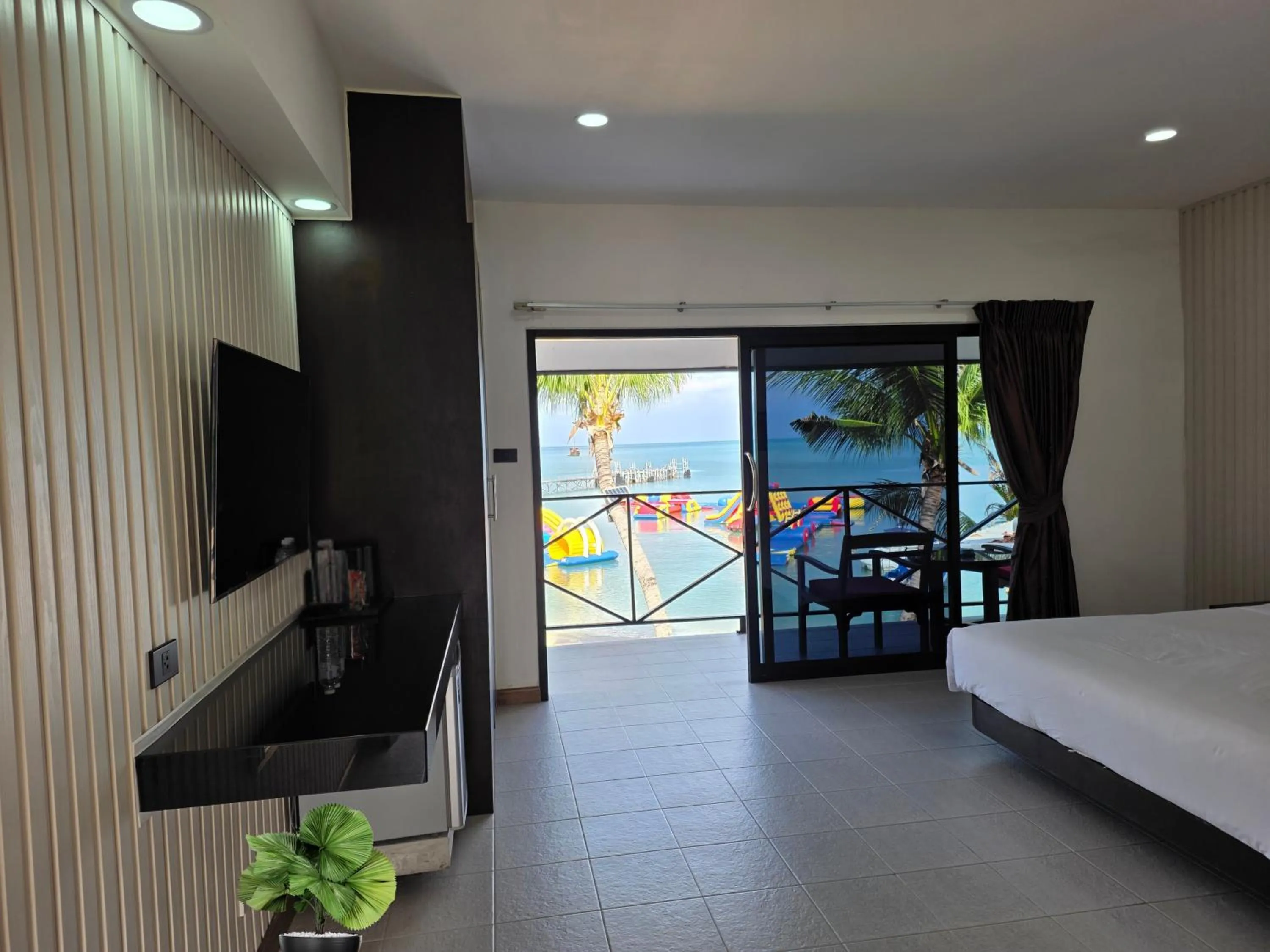 Bedroom, Bed in Samui Pier Beach Front & Resort