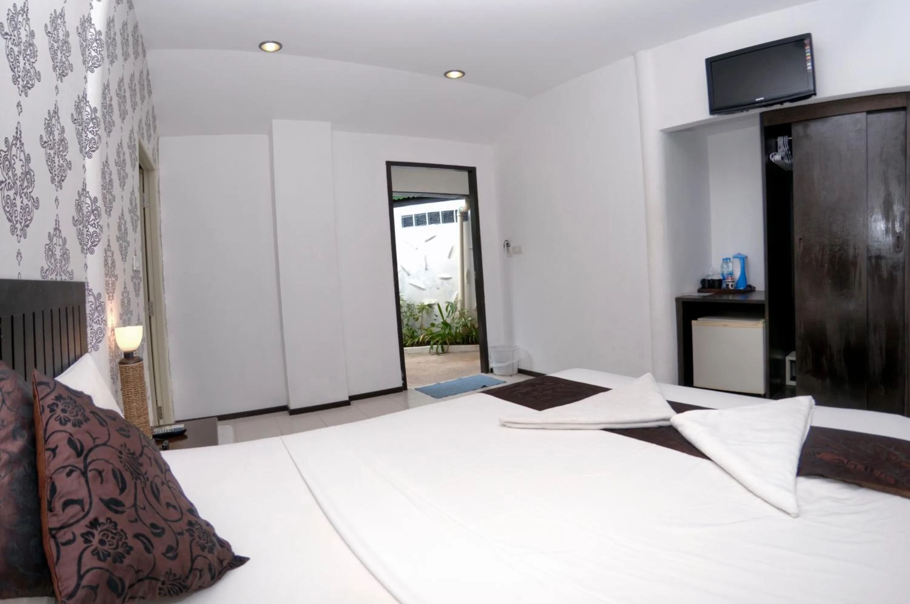 Bed in Samui Pier Beach Front & Resort