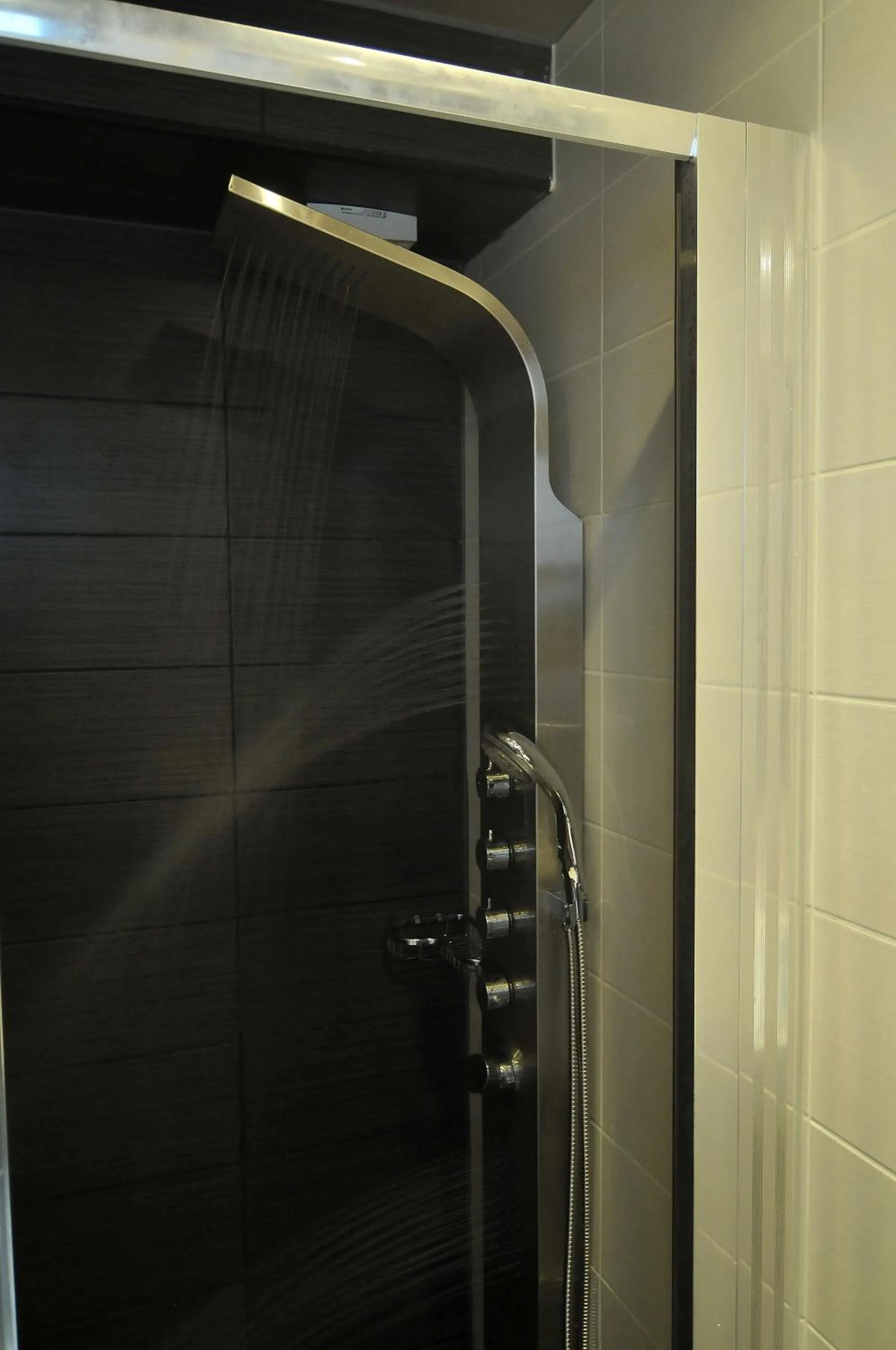 Shower in Panorama Inn Hotel