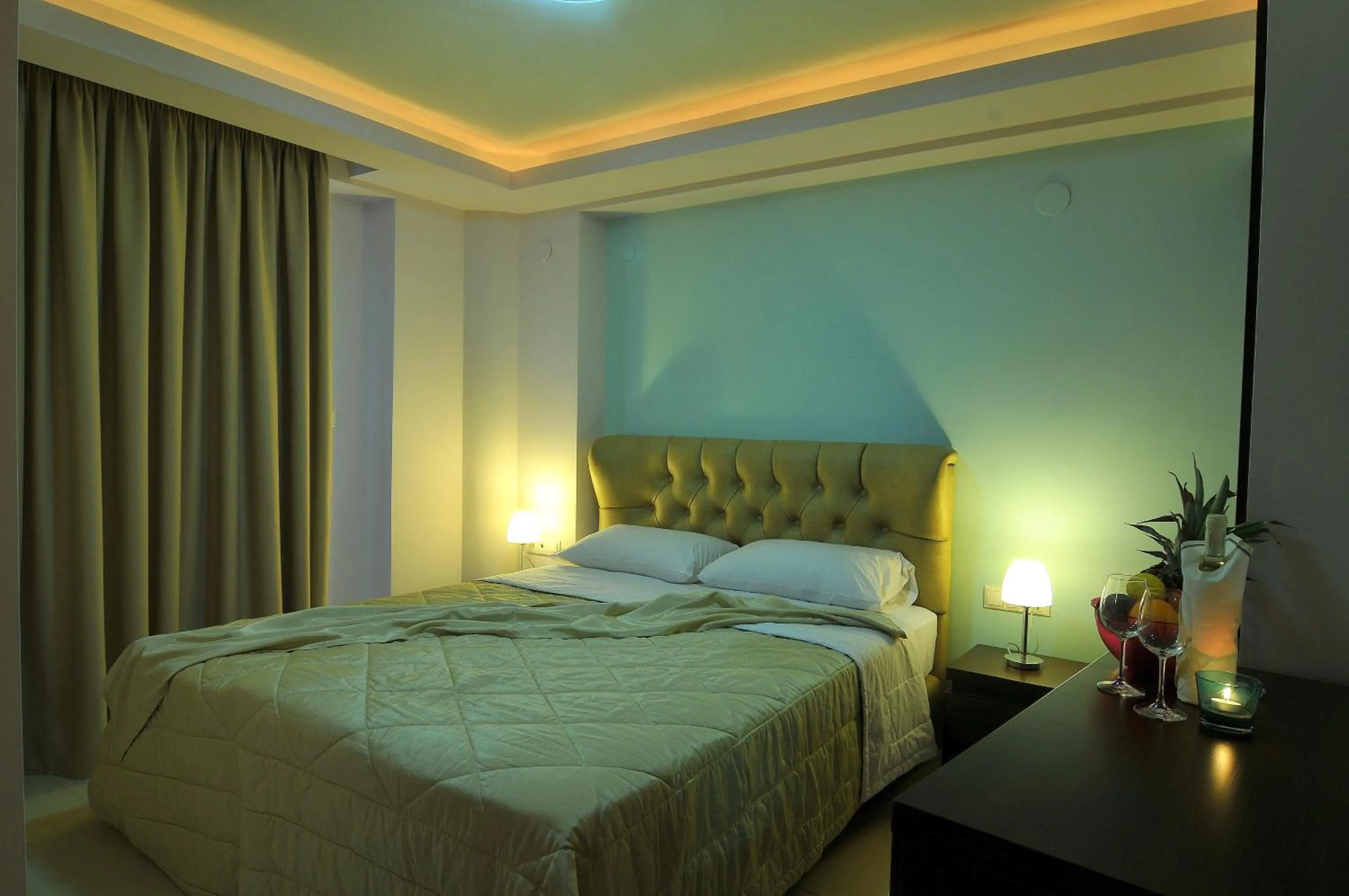 Bed in Panorama Inn Hotel