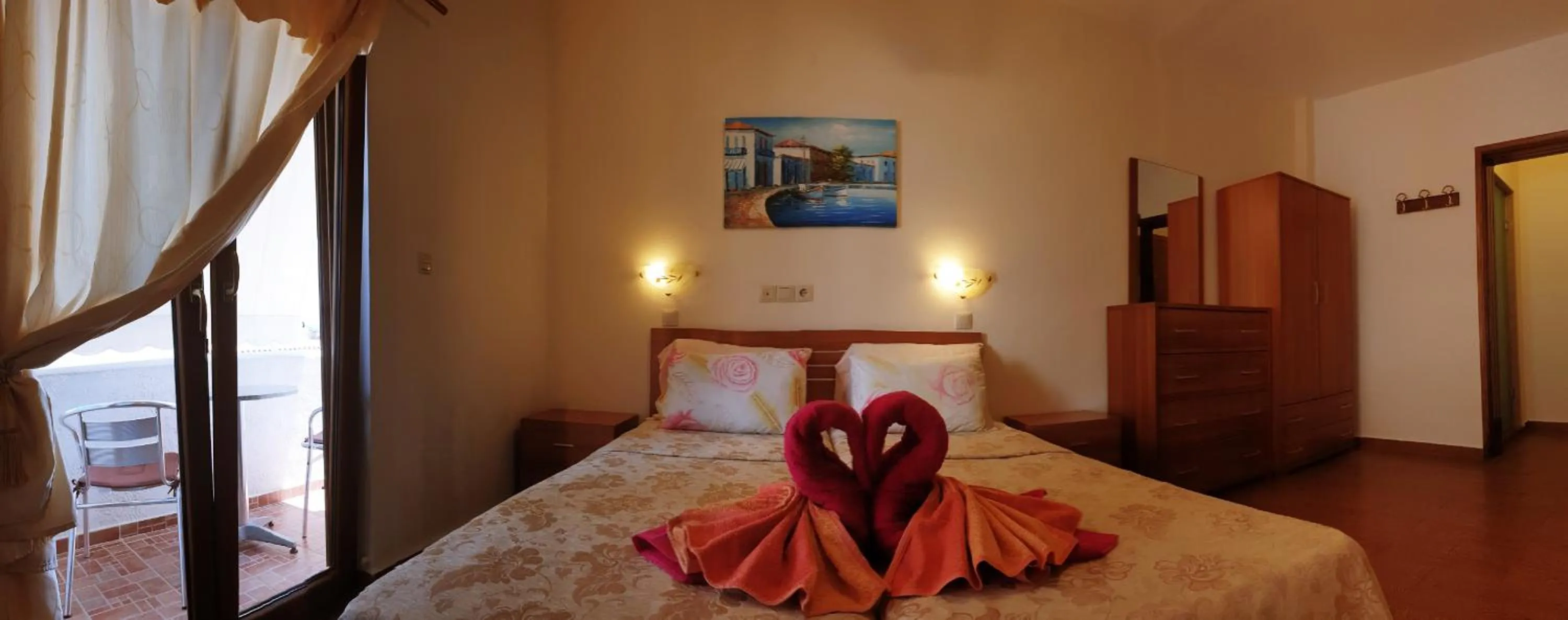 Photo of the whole room, Bed in Apollo Studios