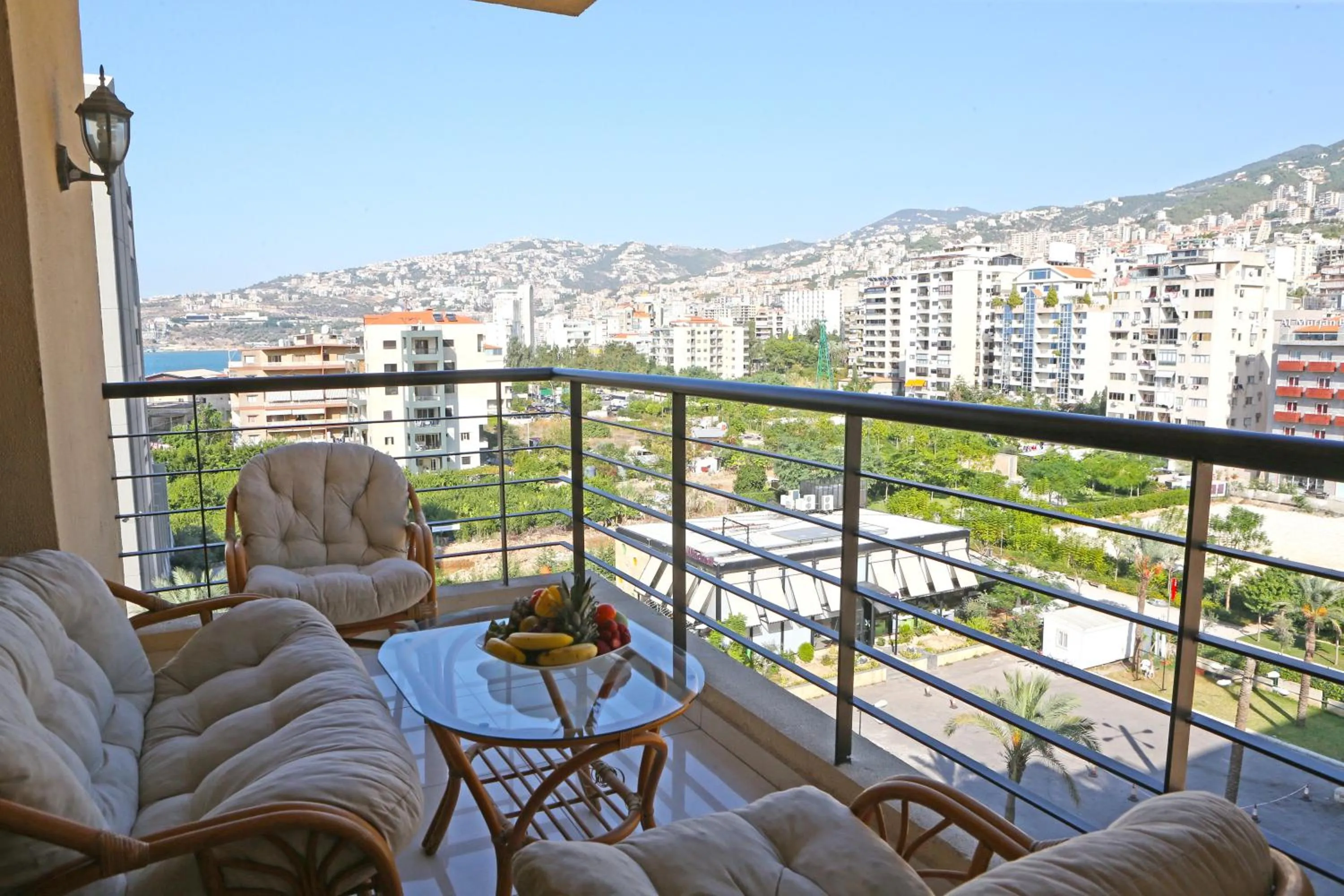 Mountain view in Reston Hotel