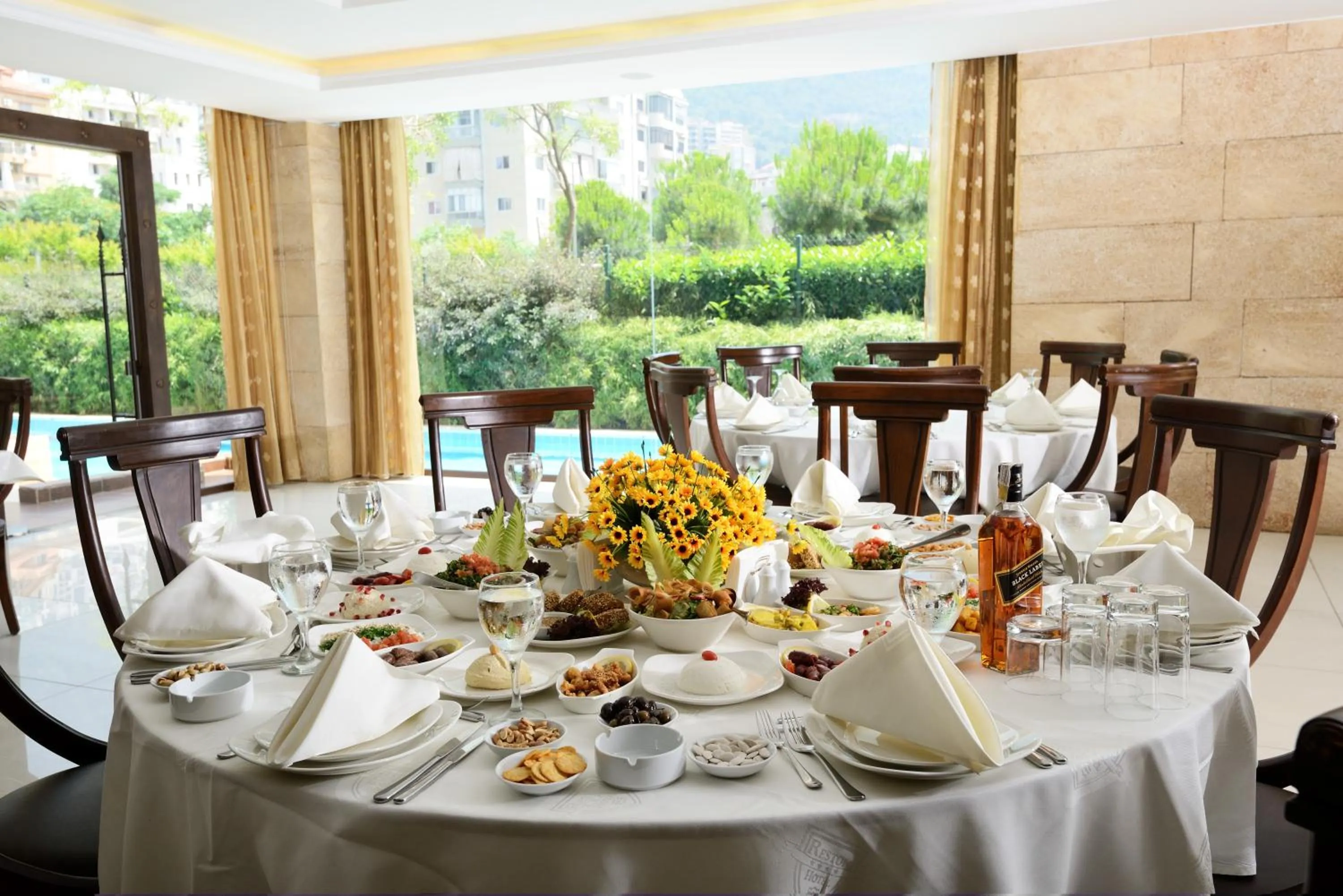 Restaurant/places to eat in Reston Hotel